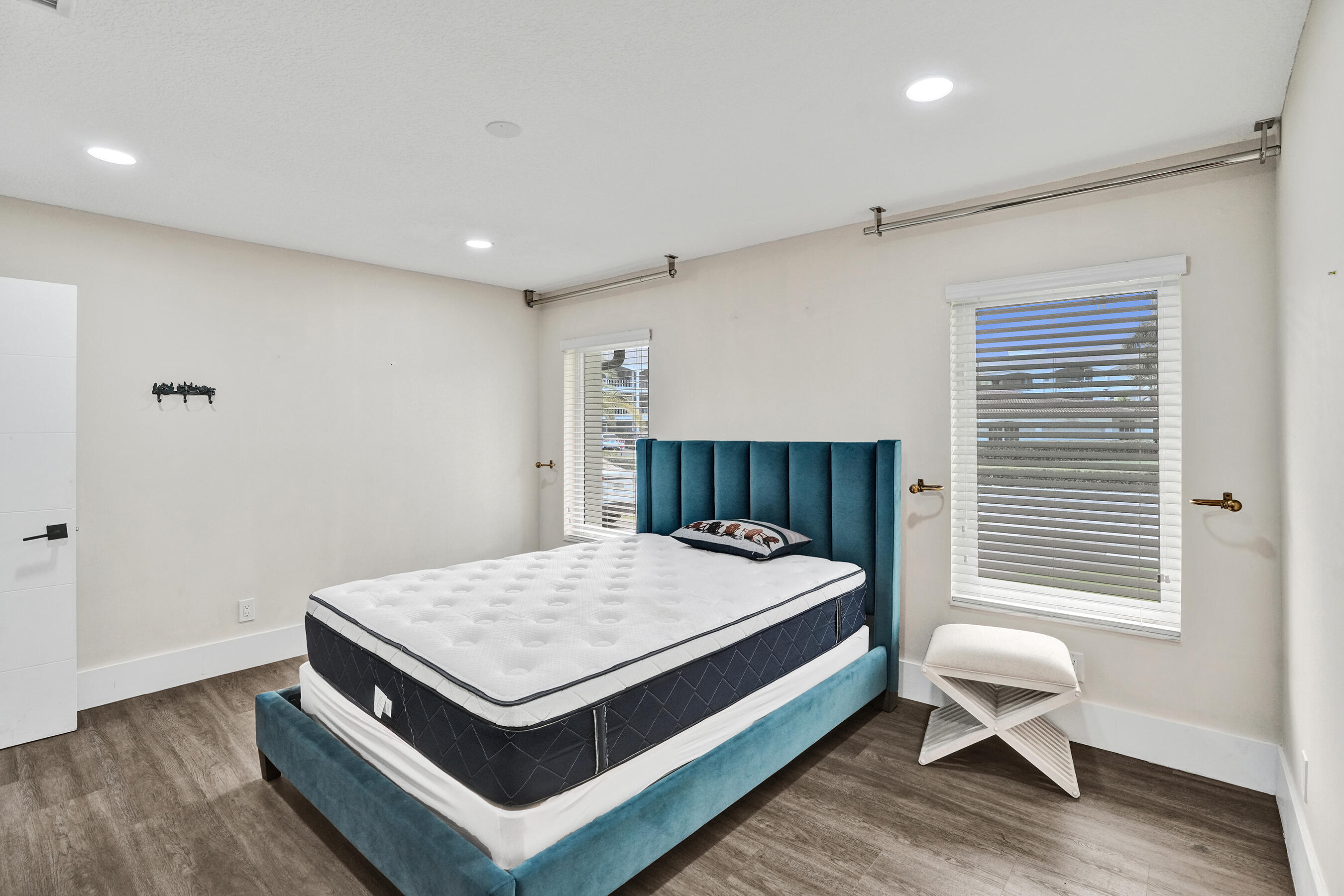GOLDEN ISLES SEC - Residential Lease