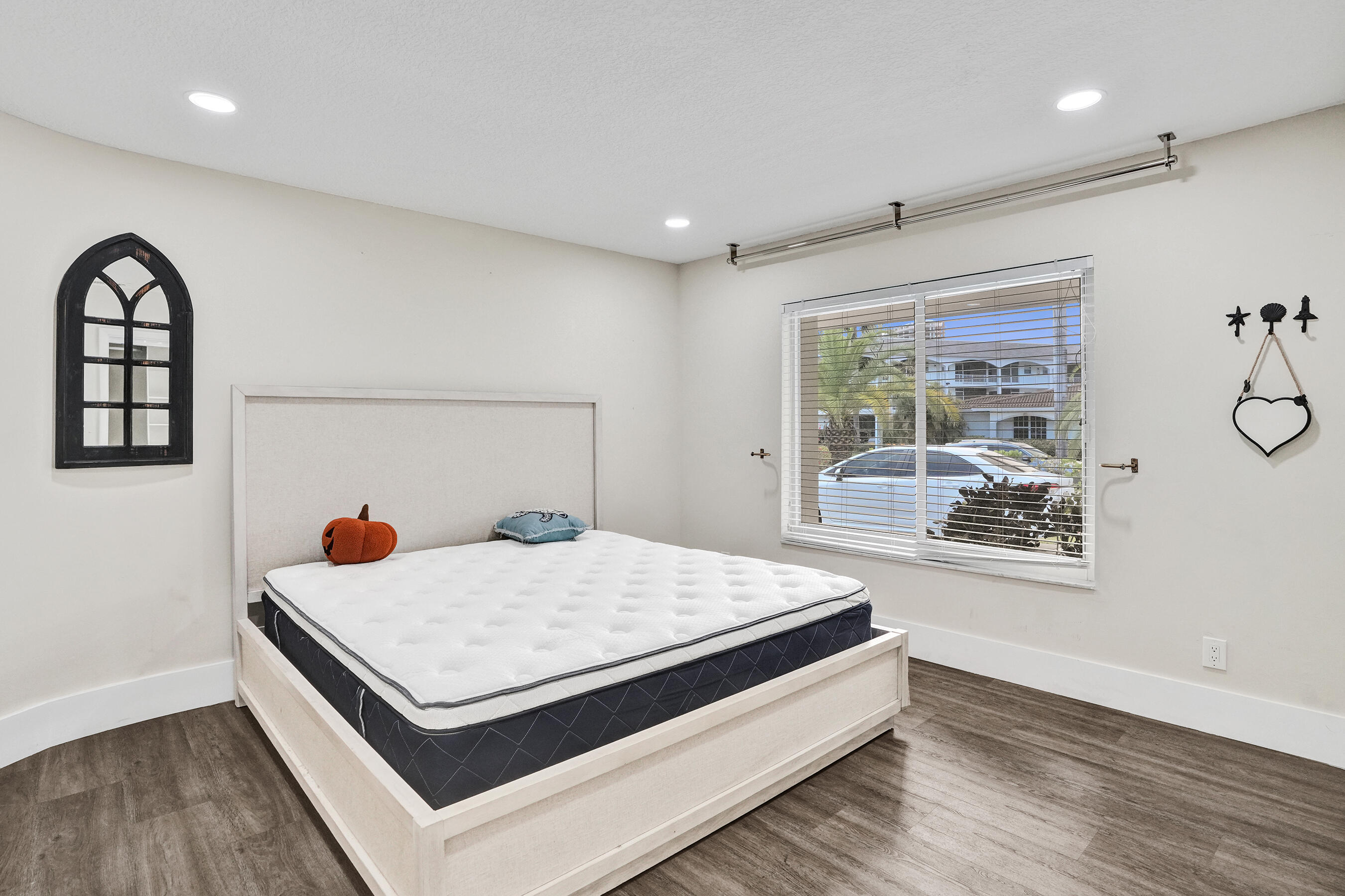GOLDEN ISLES SEC - Residential Lease