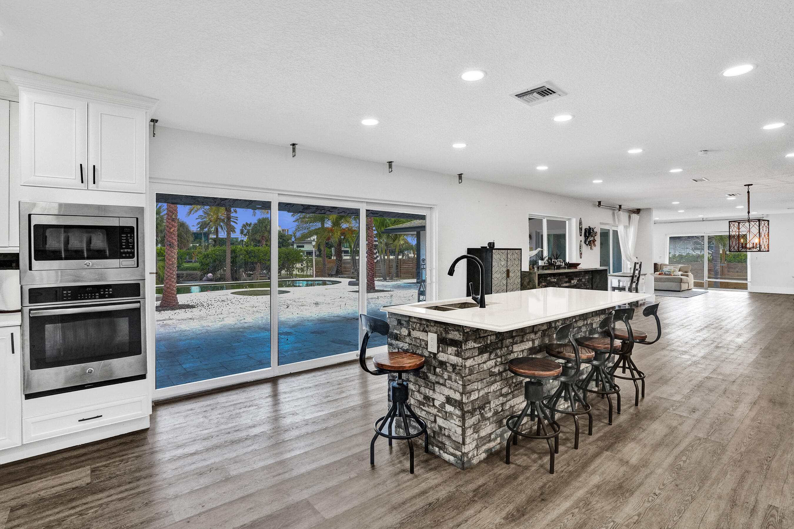 GOLDEN ISLES SEC - Residential Lease
