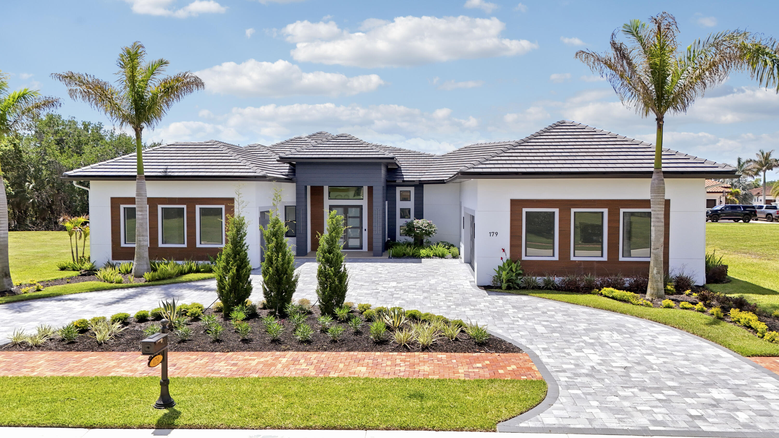 FIRST REPLAT OF RIVER POINT PUD - Residential