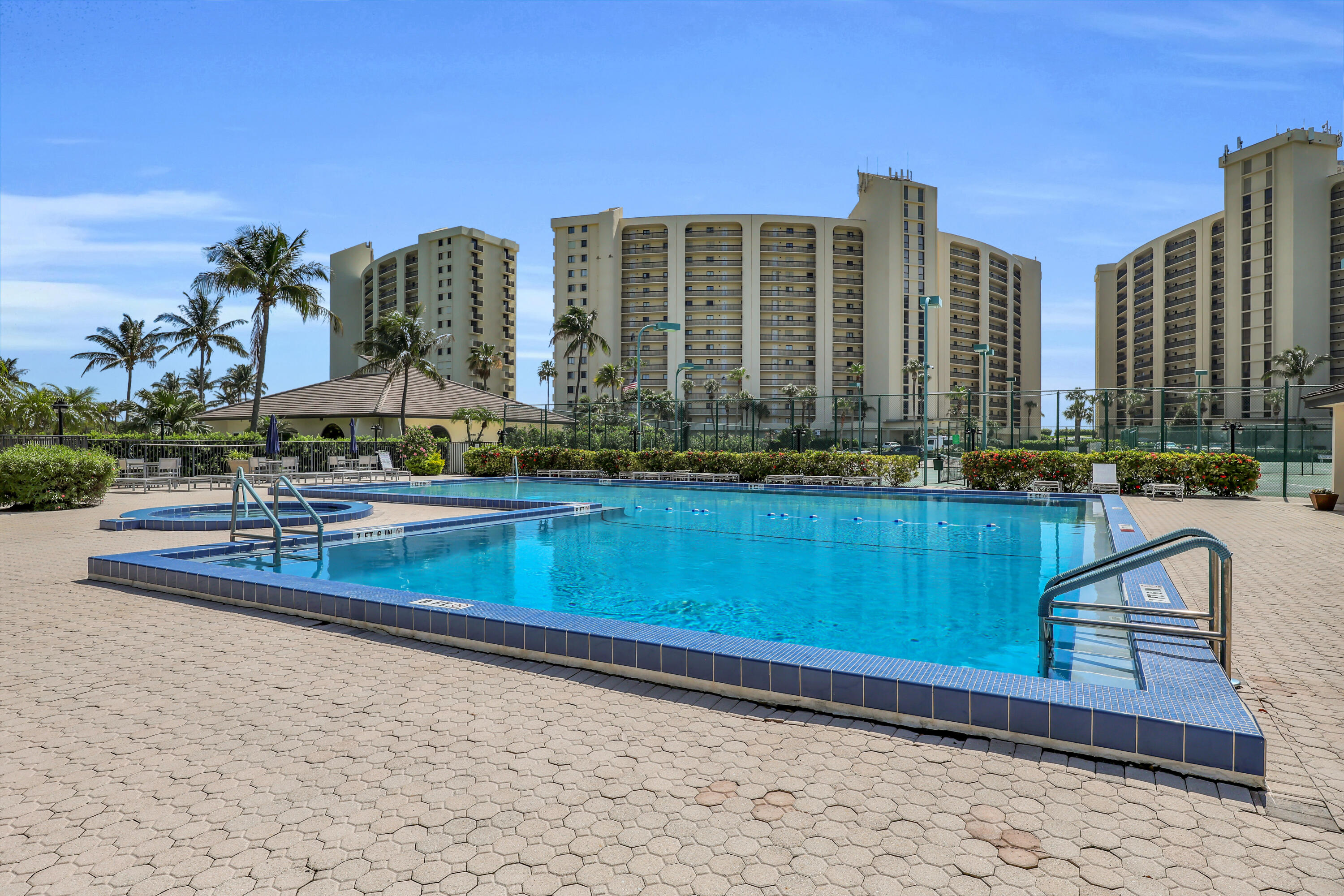 OCEAN TRAIL CONDO IV - Residential