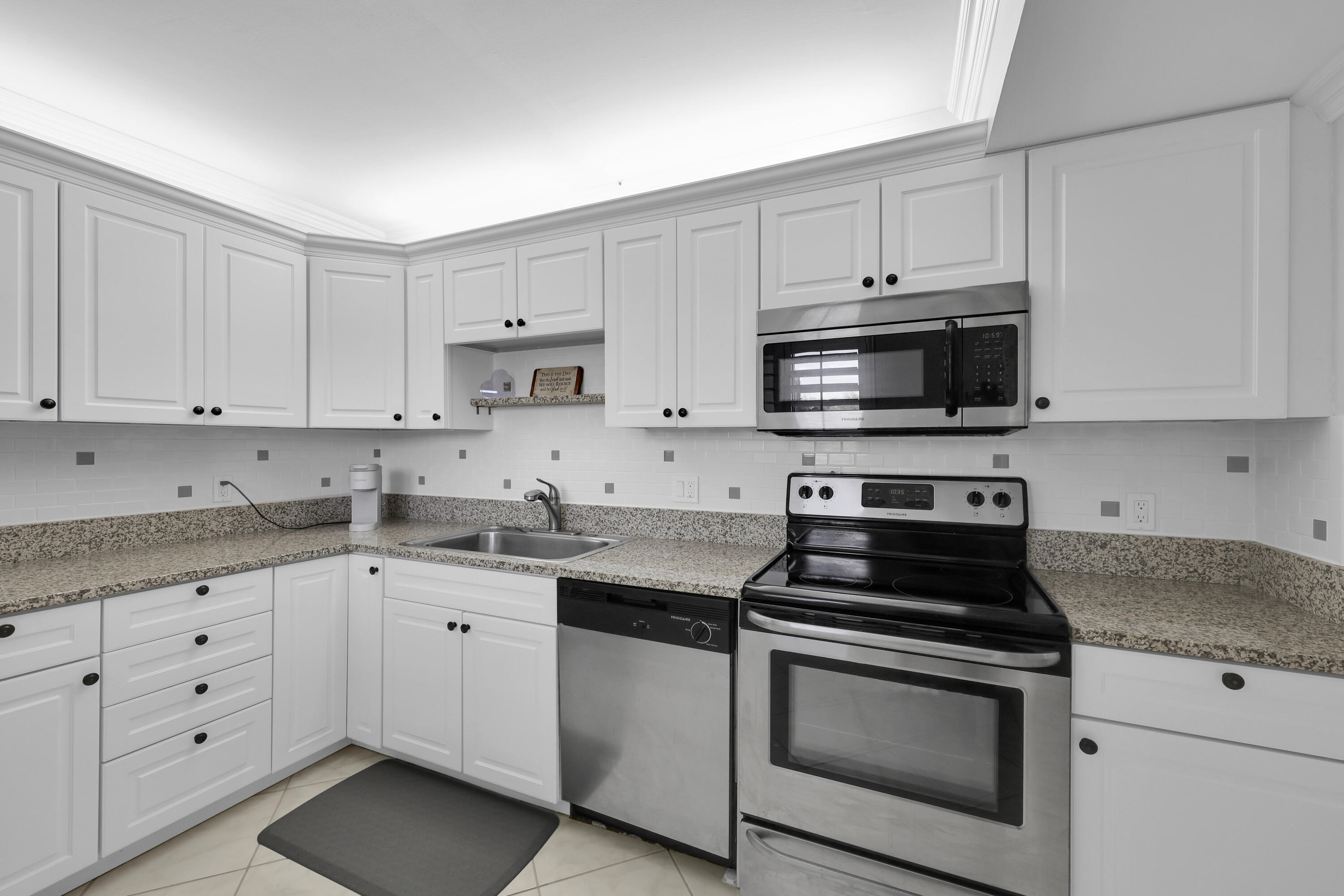 OCEAN TRAIL CONDO IV - Residential