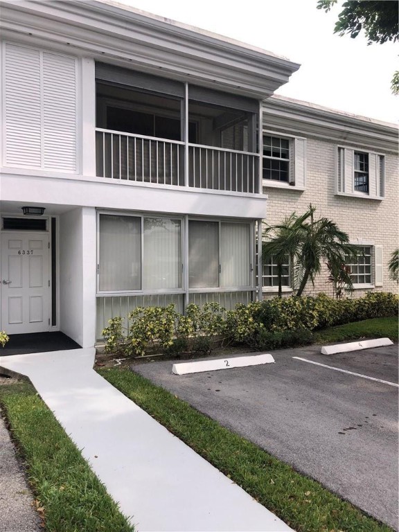 The complex is in one of the best locations in Broward County. This is a corner apartment on the second floor. Not only is it located facing a recreation area and on the canal, it looks down the canal and has outstanding views from the master bedroom. Bay Colony Club has 24 hr. security, 4 pools, 6 tennis courts, 3 club houses and 2 exercise rooms. If you are a boater, it is $1.50 a foot to dock. Needs floor and some freshening up. This apartment will go fast. This was sold but the Buyer had a truck.