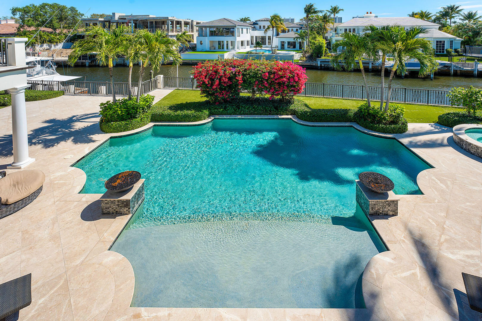 ROYAL PALM YACHT & COUNTRY CLUB - Residential