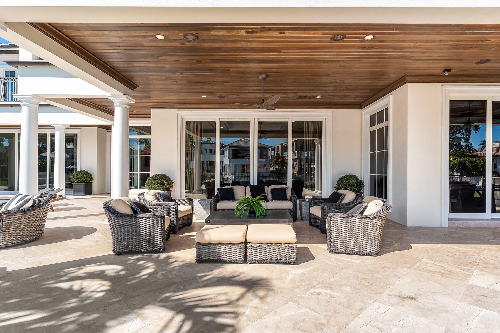 ROYAL PALM YACHT & COUNTRY CLUB - Residential