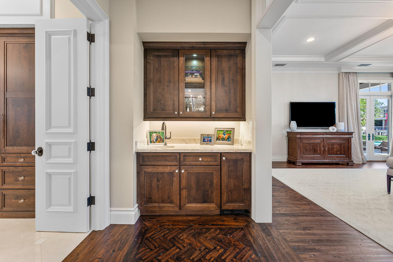 ROYAL PALM YACHT & COUNTRY CLUB - Residential
