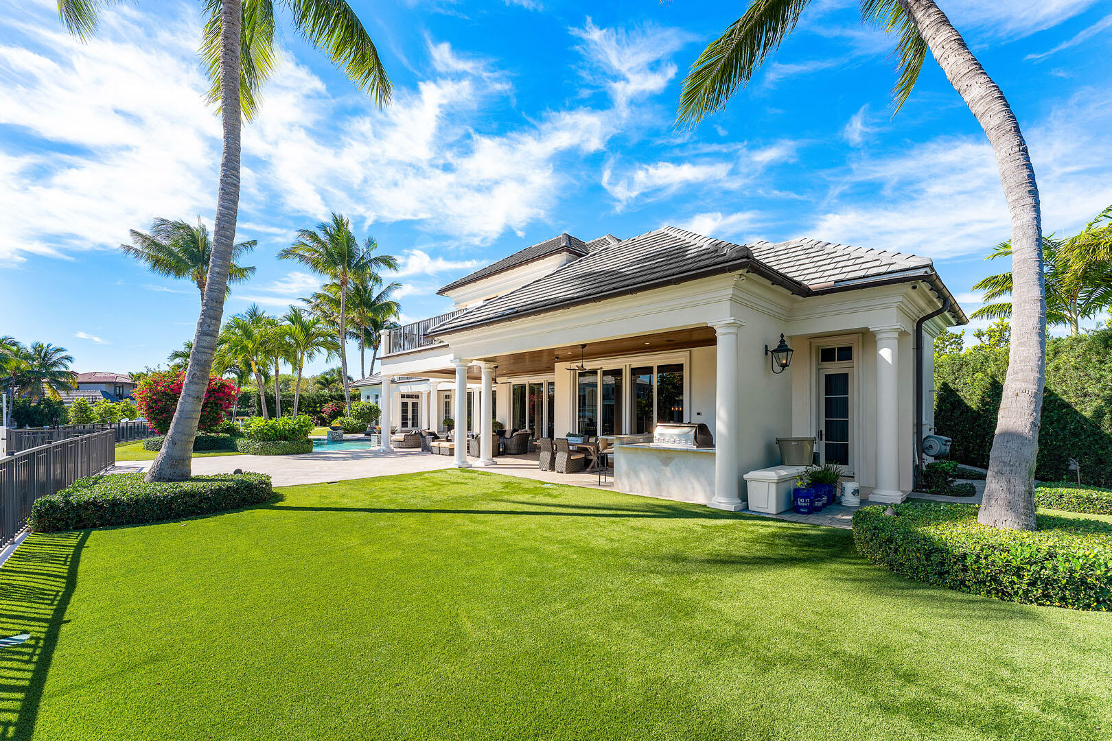 ROYAL PALM YACHT & COUNTRY CLUB - Residential