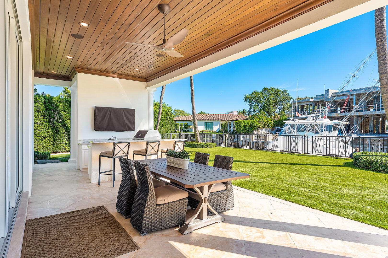 ROYAL PALM YACHT & COUNTRY CLUB - Residential