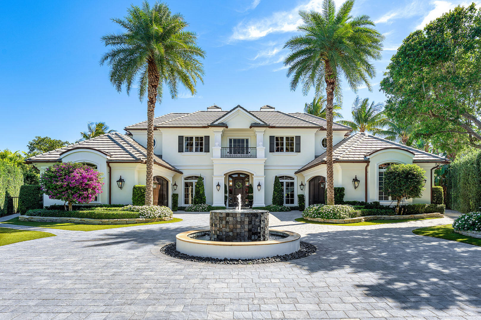 ROYAL PALM YACHT & COUNTRY CLUB - Residential