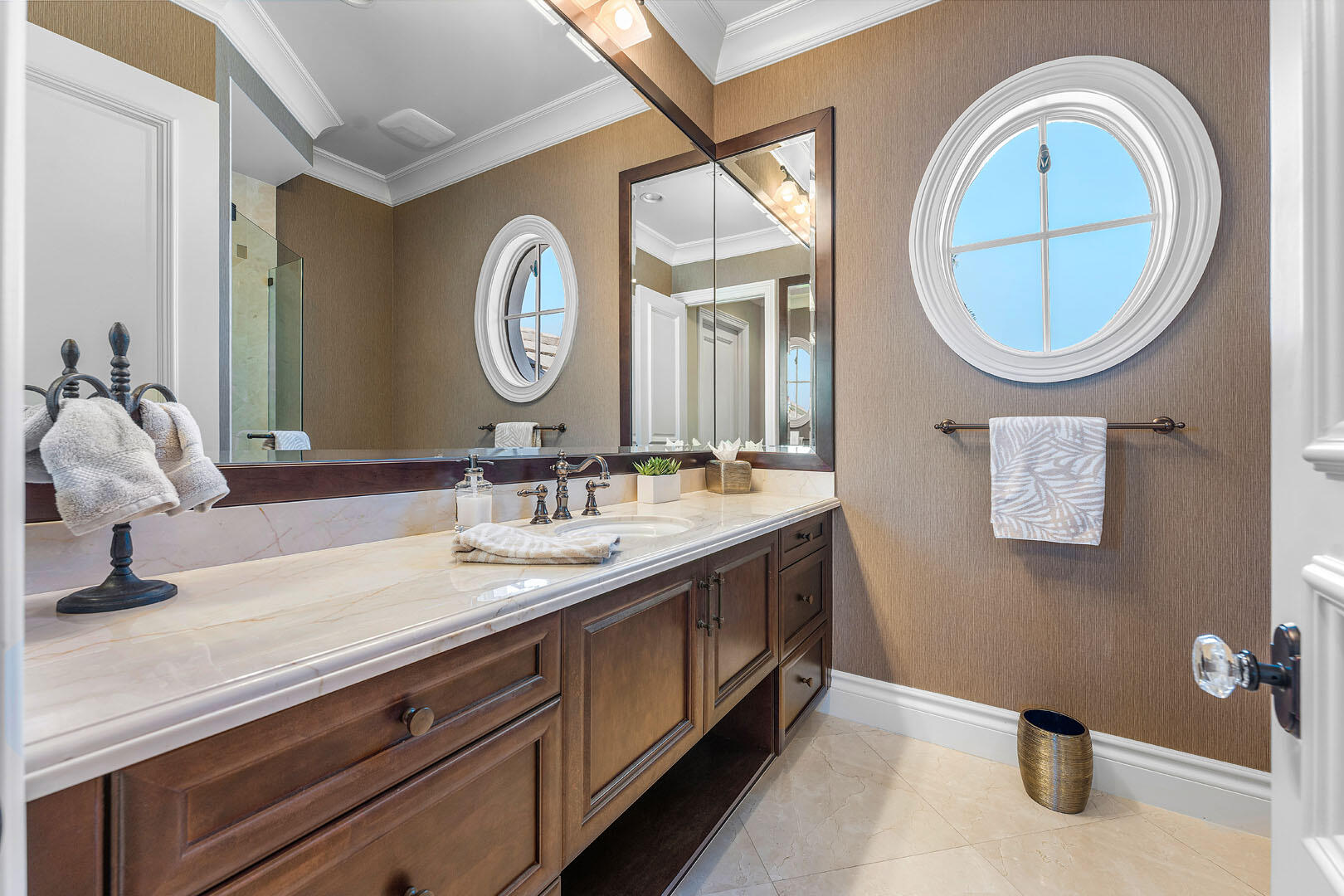 ROYAL PALM YACHT & COUNTRY CLUB - Residential