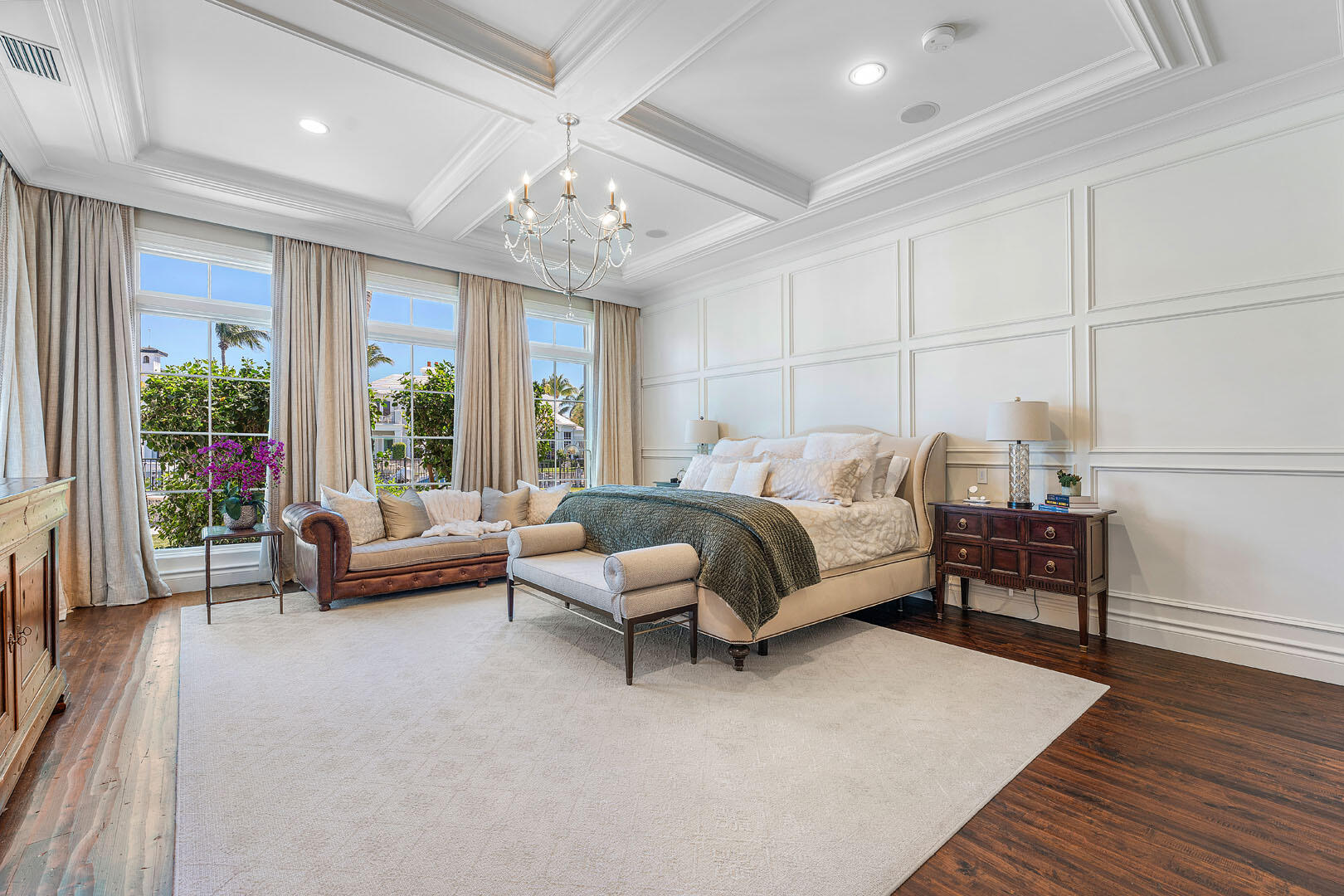ROYAL PALM YACHT & COUNTRY CLUB - Residential