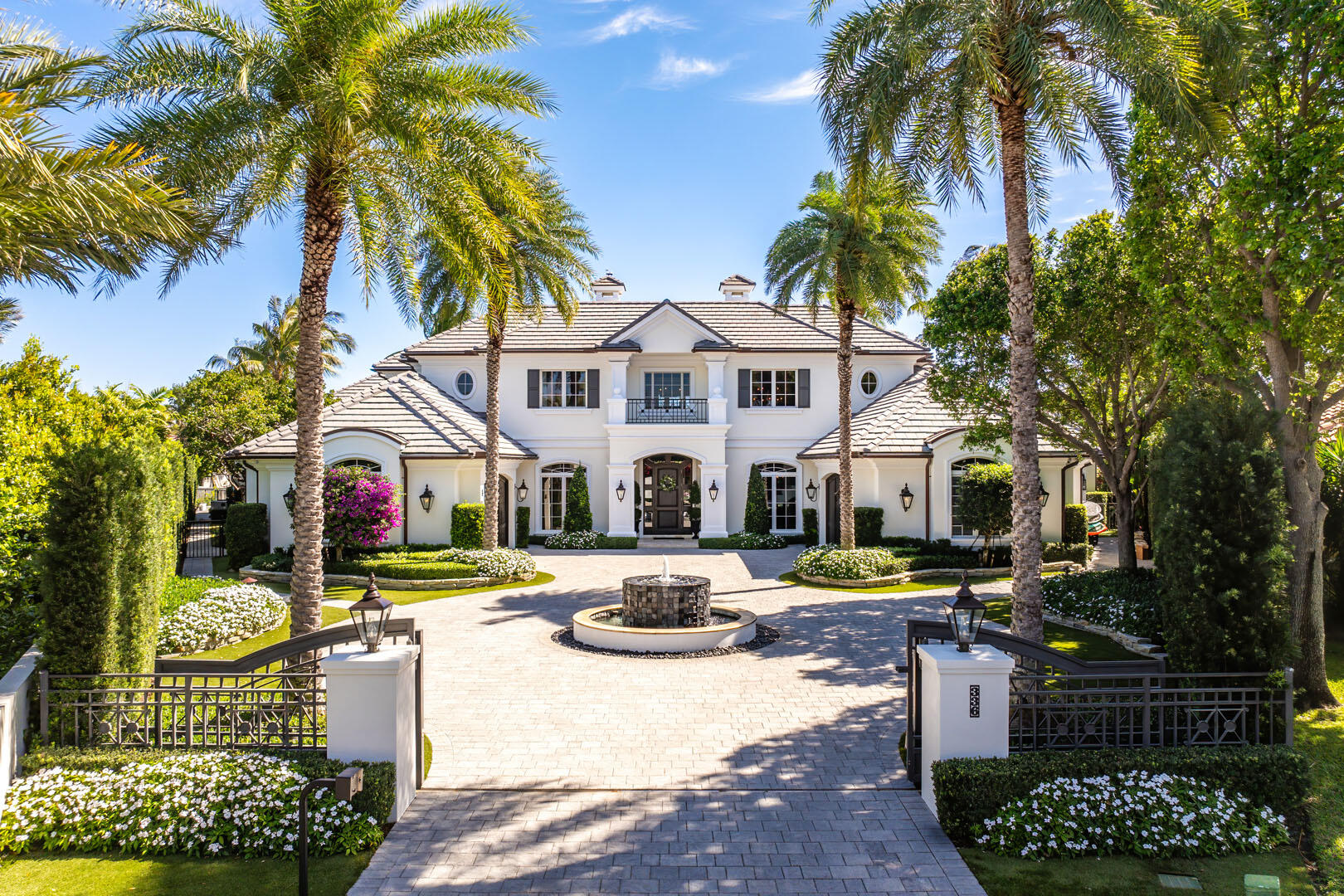 ROYAL PALM YACHT & COUNTRY CLUB - Residential