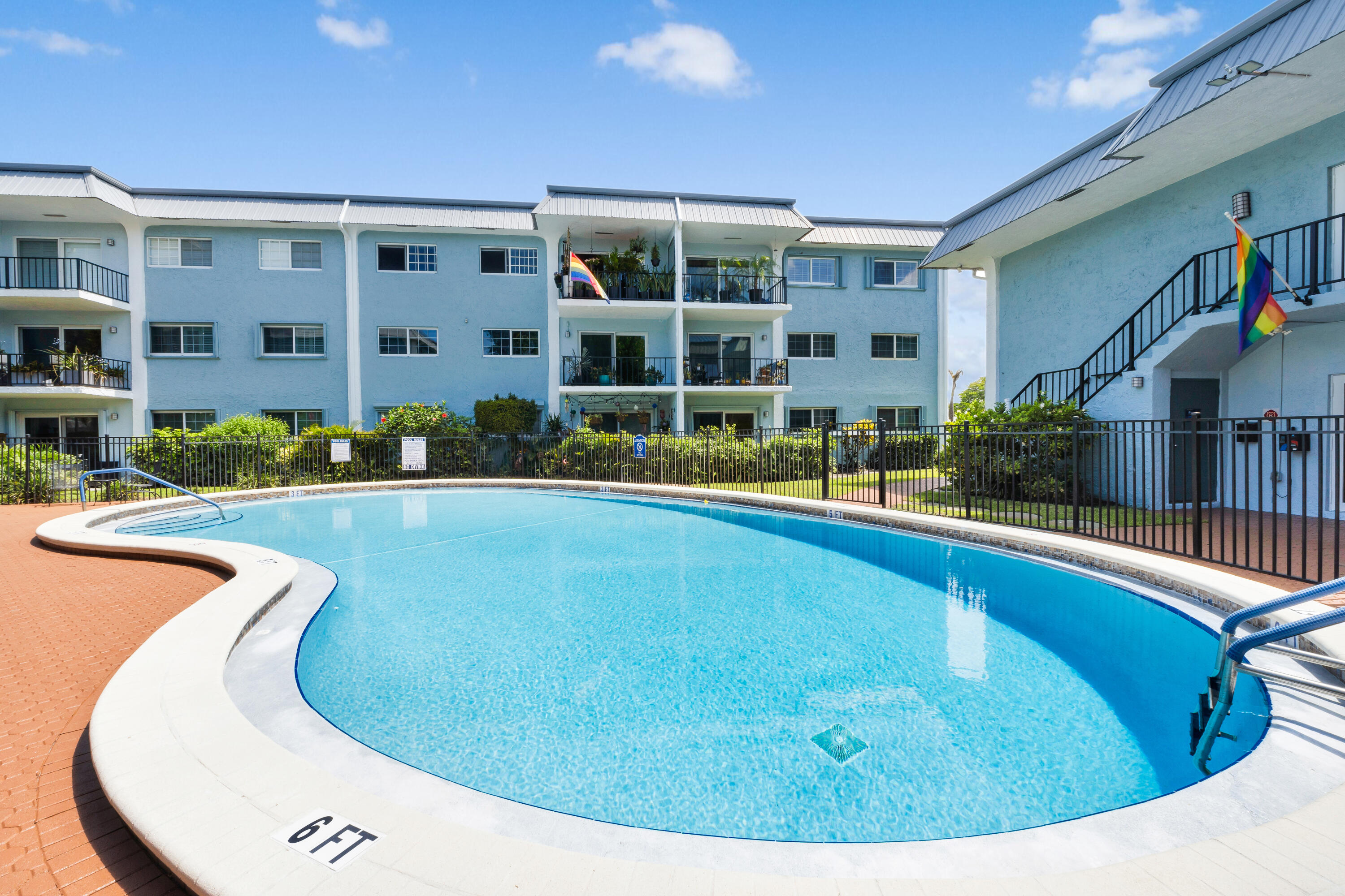 RIVER MANOR CONDO - Residential