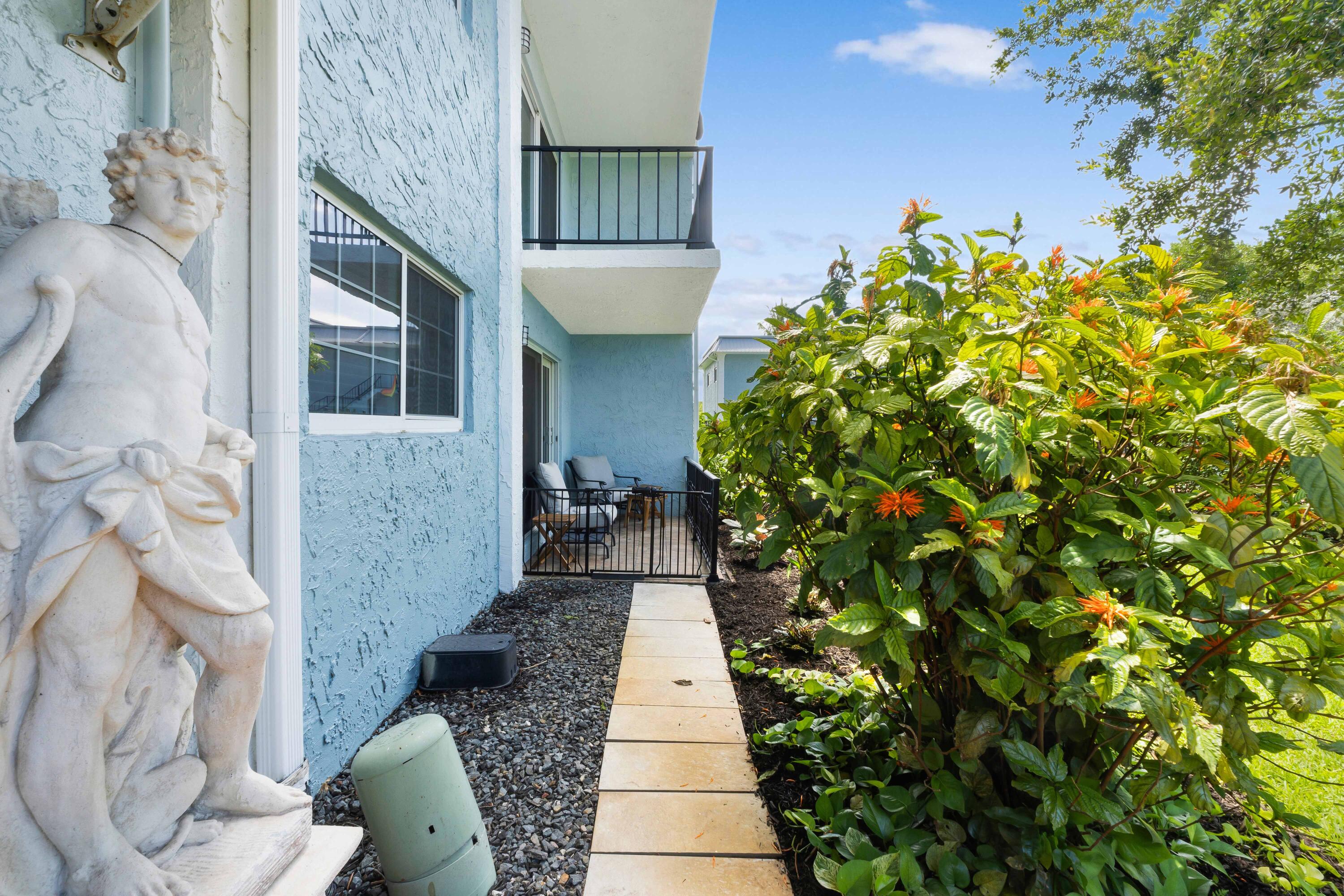 RIVER MANOR CONDO - Residential