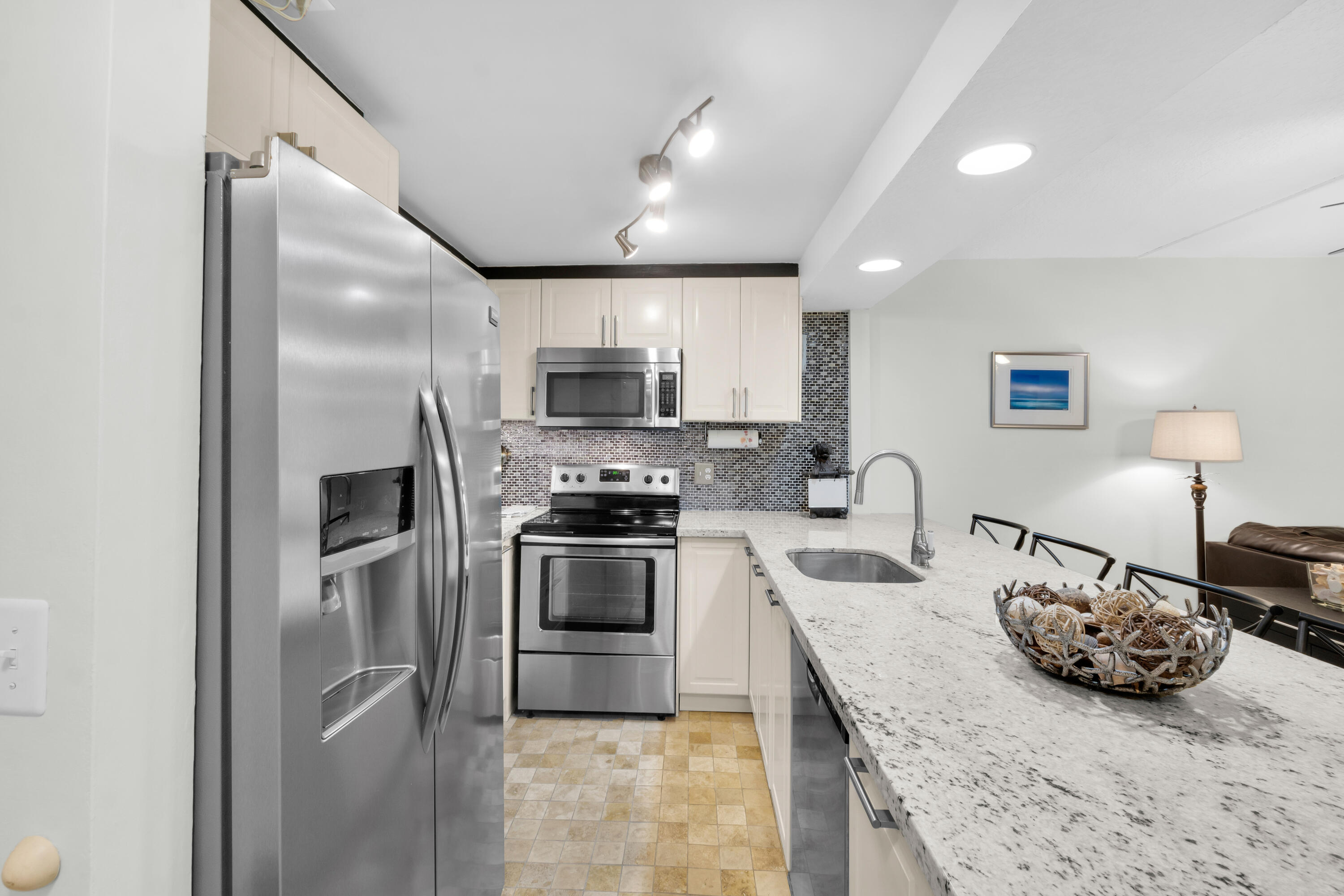 RIVER MANOR CONDO - Residential