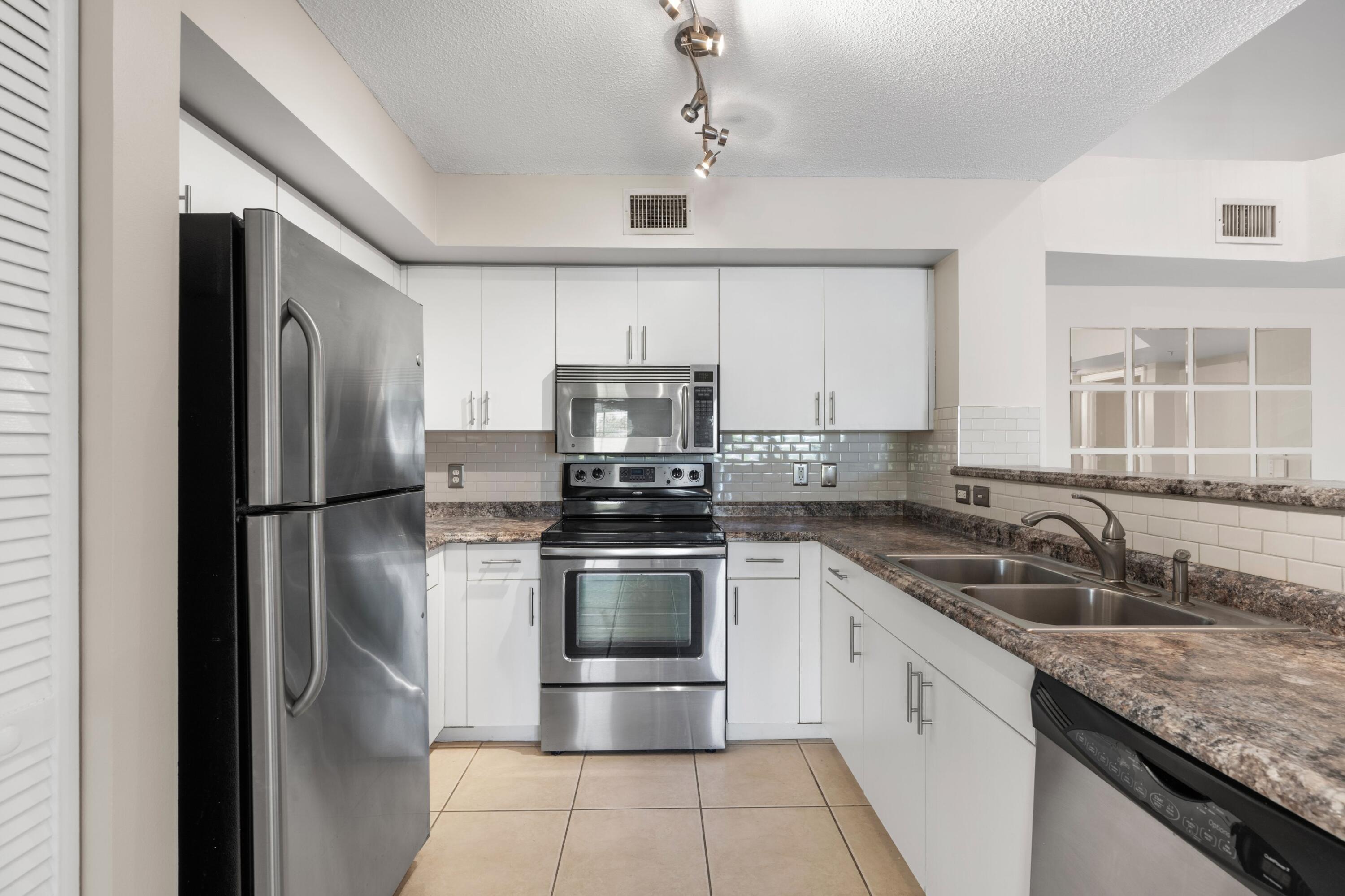 CARRINGTON AT COCONUT CREEK - Residential Lease