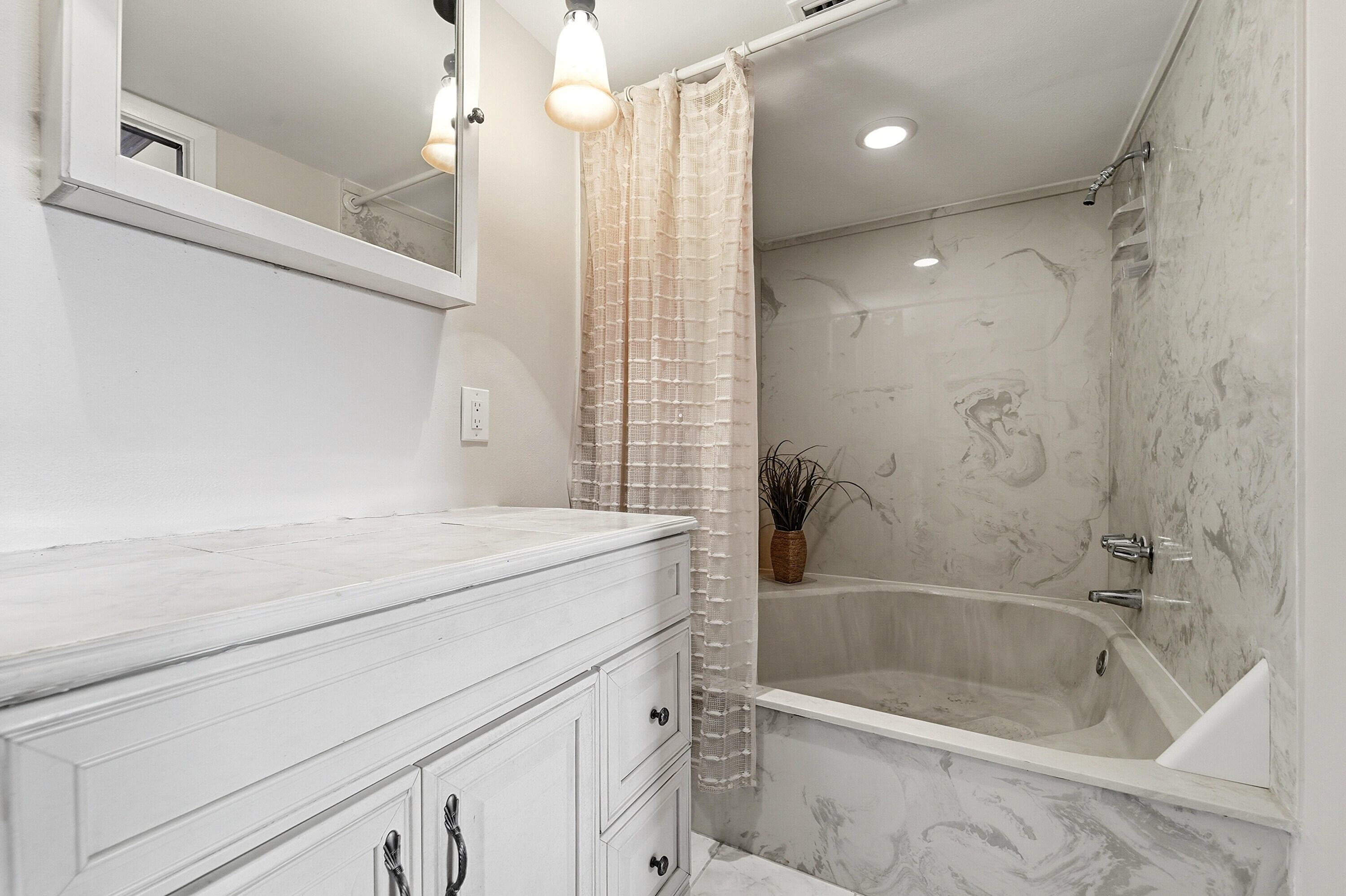 ISLE OF SANDALFOOT CONDO - Residential
