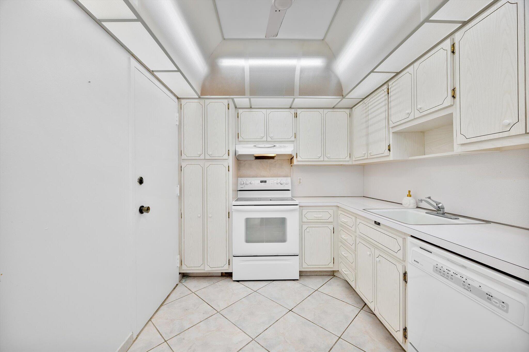 HEMISPHERES CONDO - Residential