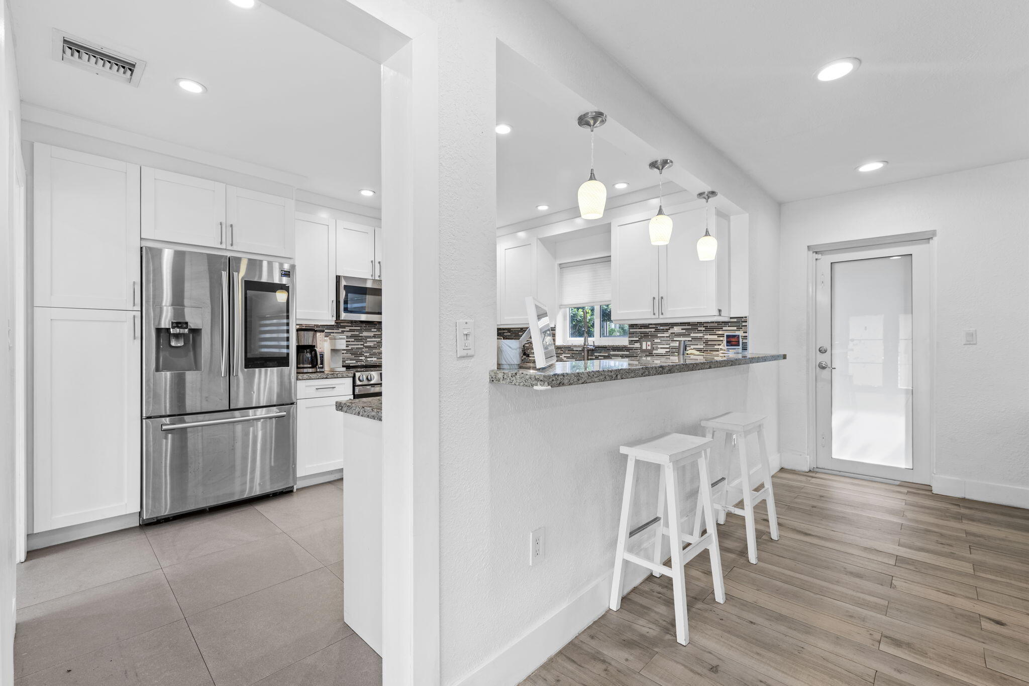 HOLLYWOOD LAKES SECTION - Residential