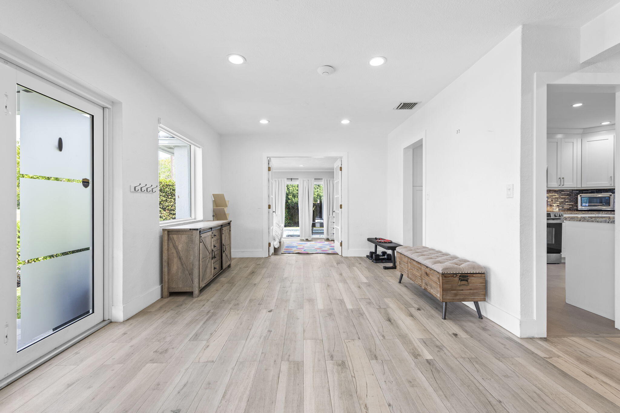 HOLLYWOOD LAKES SECTION - Residential