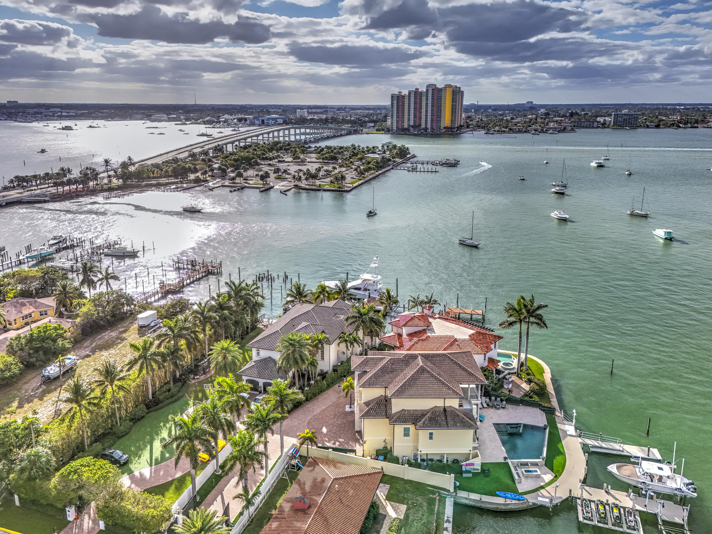 SOPHIA SENECA ESTATES - Residential