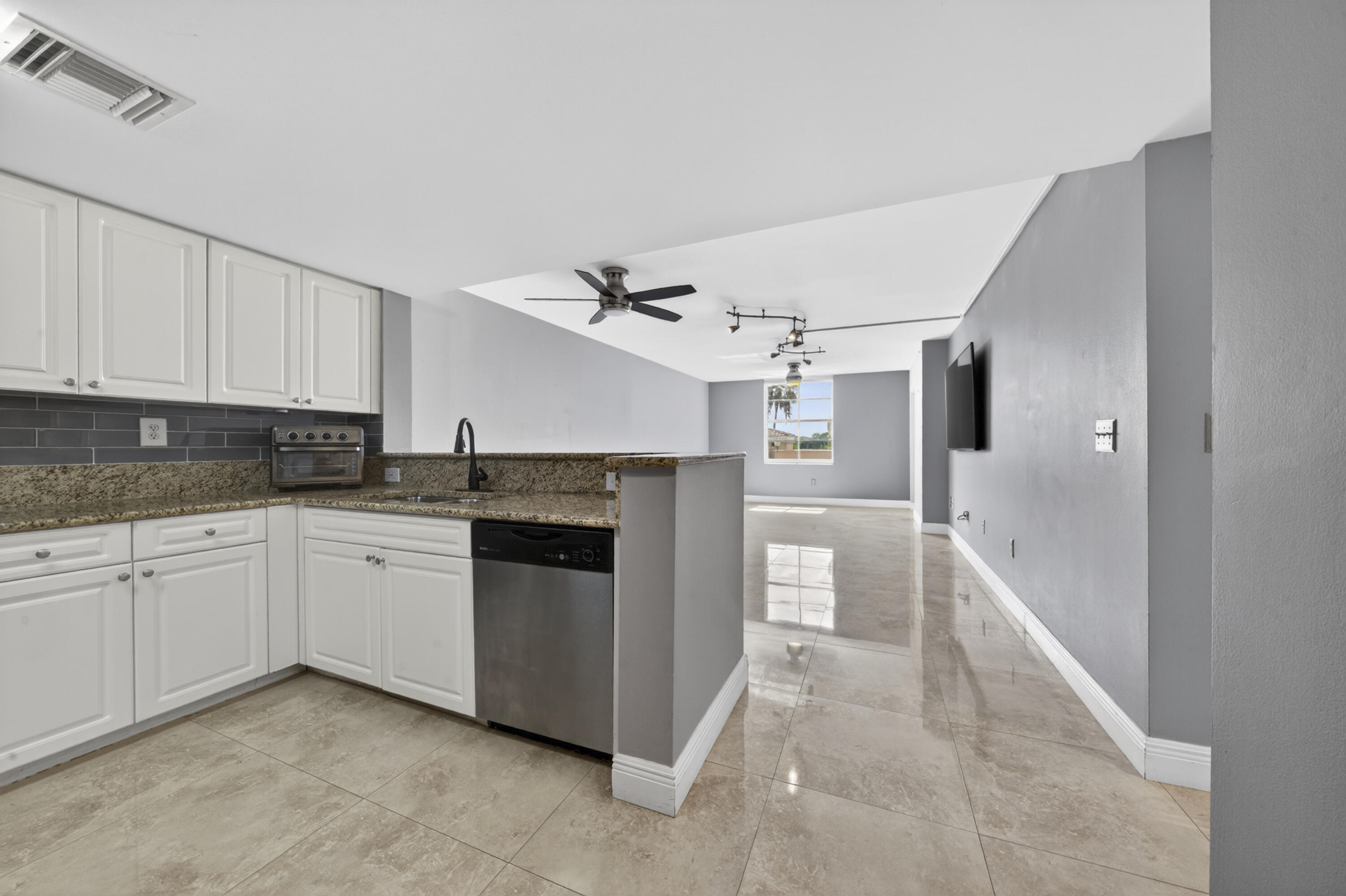 LAS OLAS BY THE RIVER CONDO - Residential