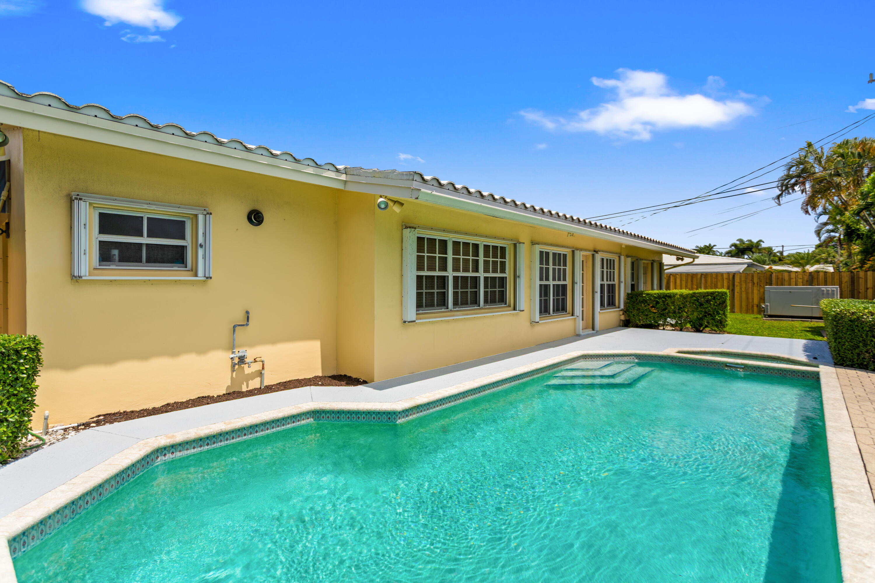 CORAL HEIGHTS SEC ONE - Residential