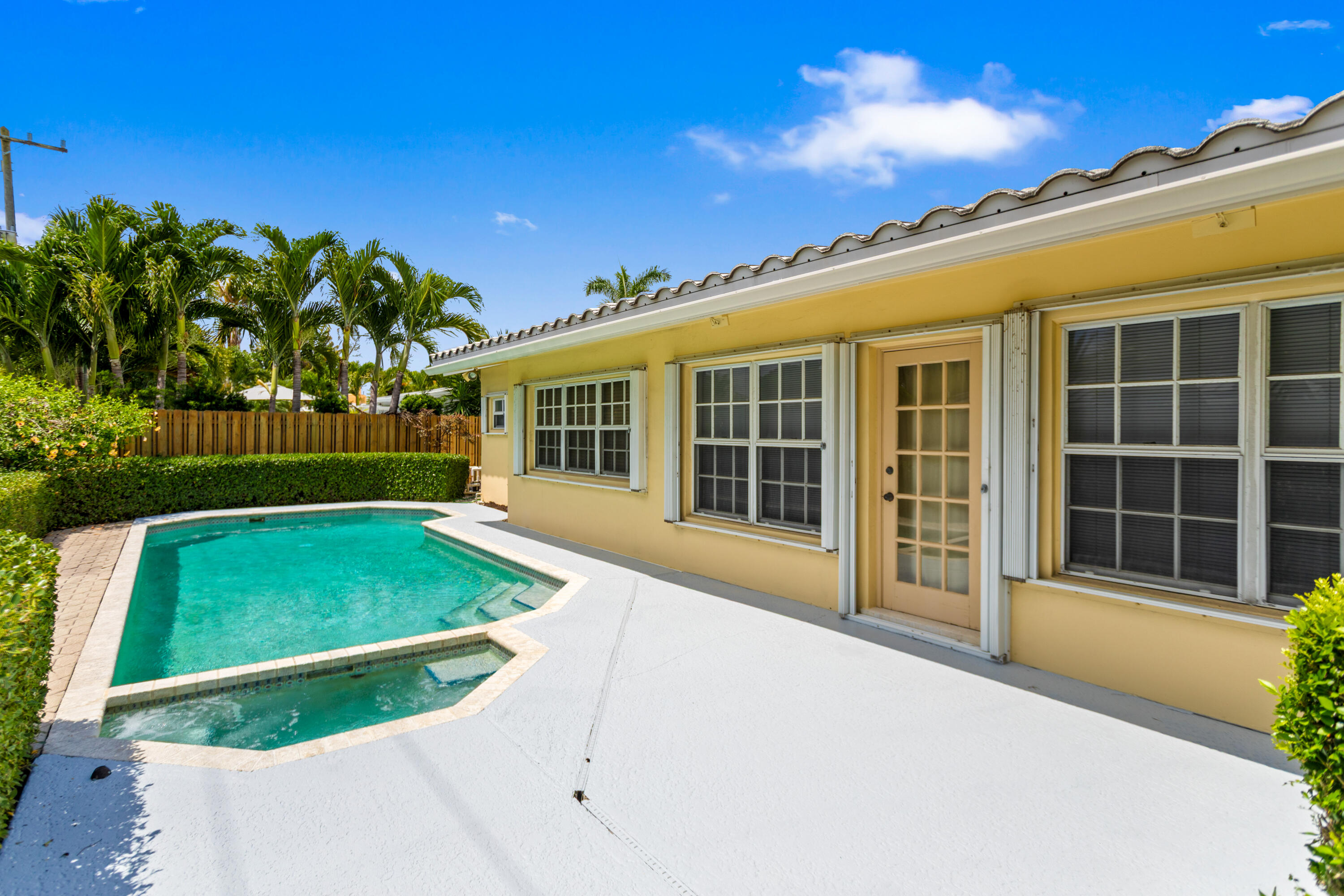 CORAL HEIGHTS SEC ONE - Residential