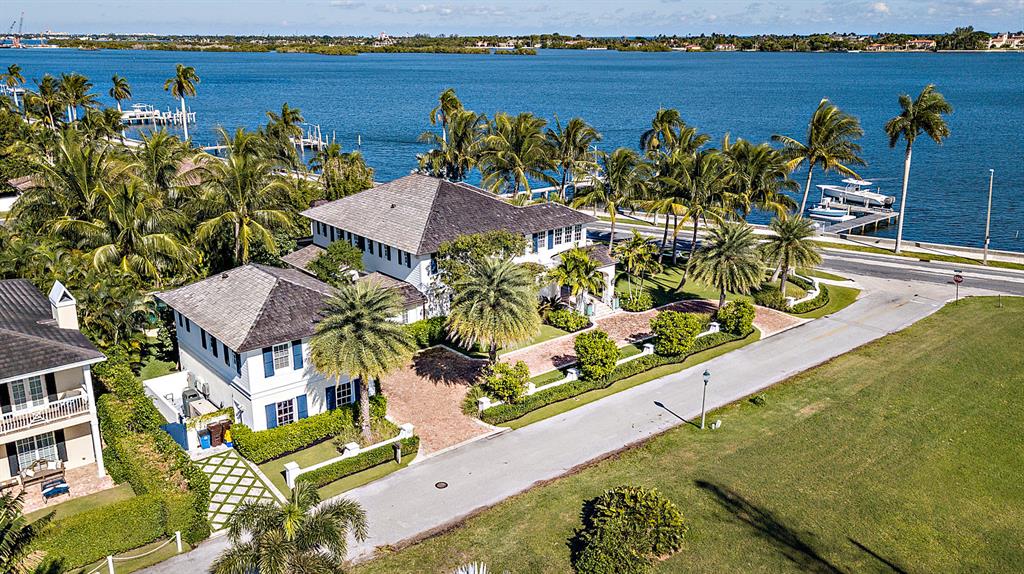 VEST POCKET LAKE WORTH FARMS IN - Residential