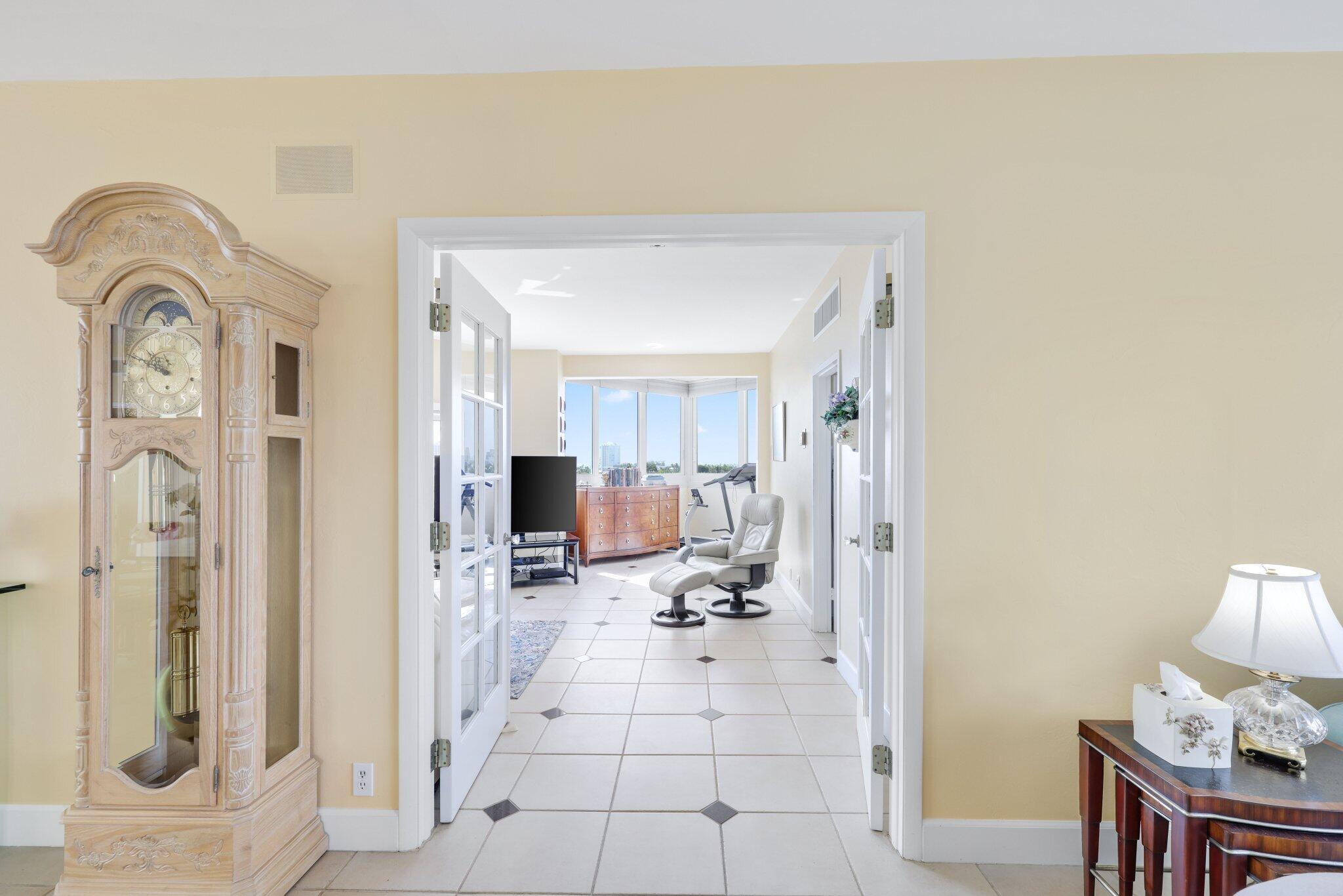 FOUR SEASONS CONDO - Residential