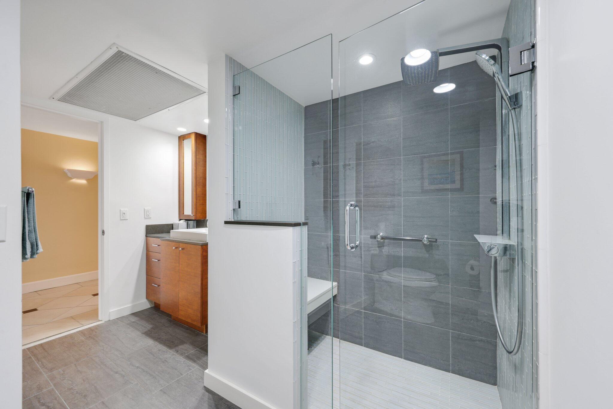 FOUR SEASONS CONDO - Residential