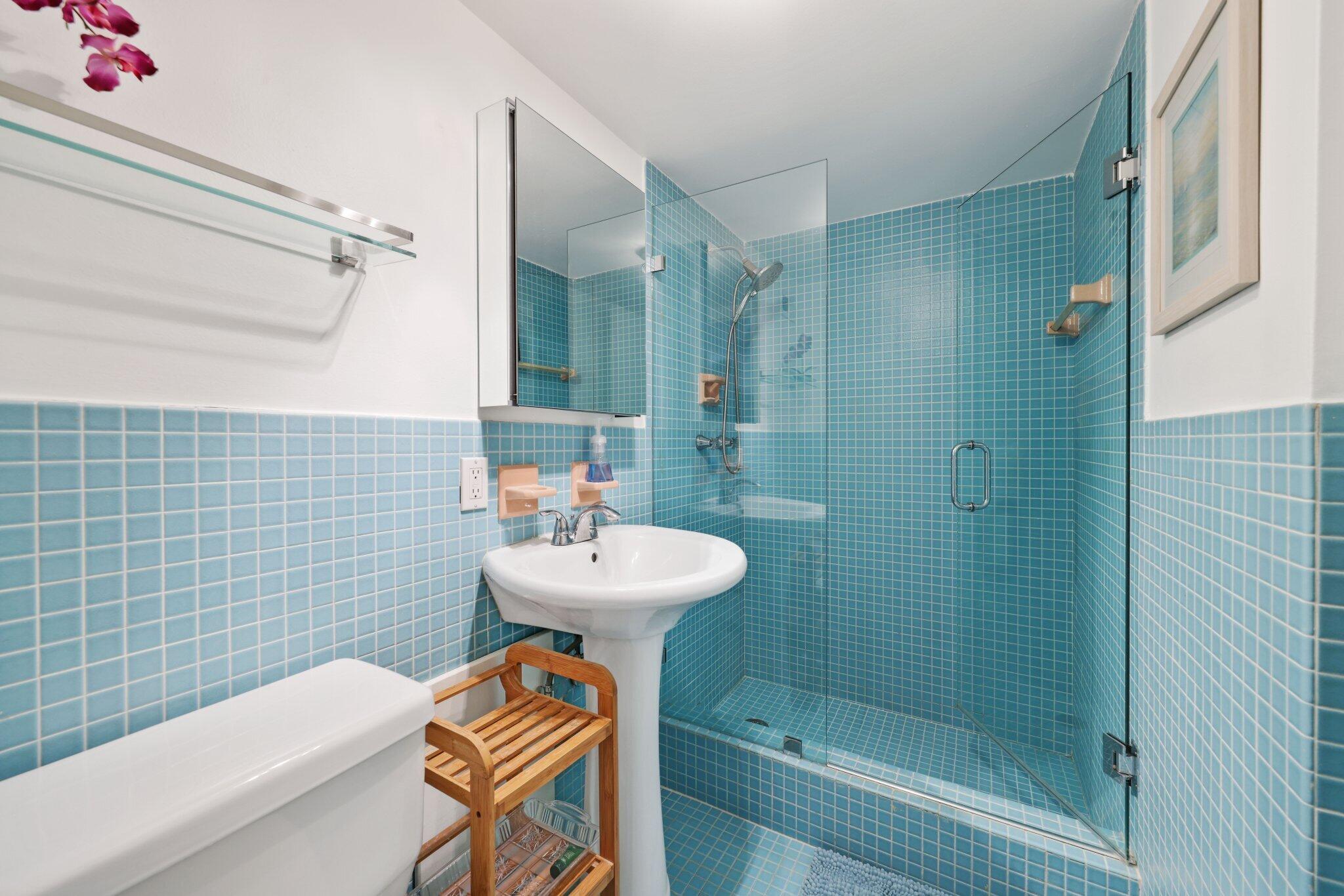 FOUR SEASONS CONDO - Residential