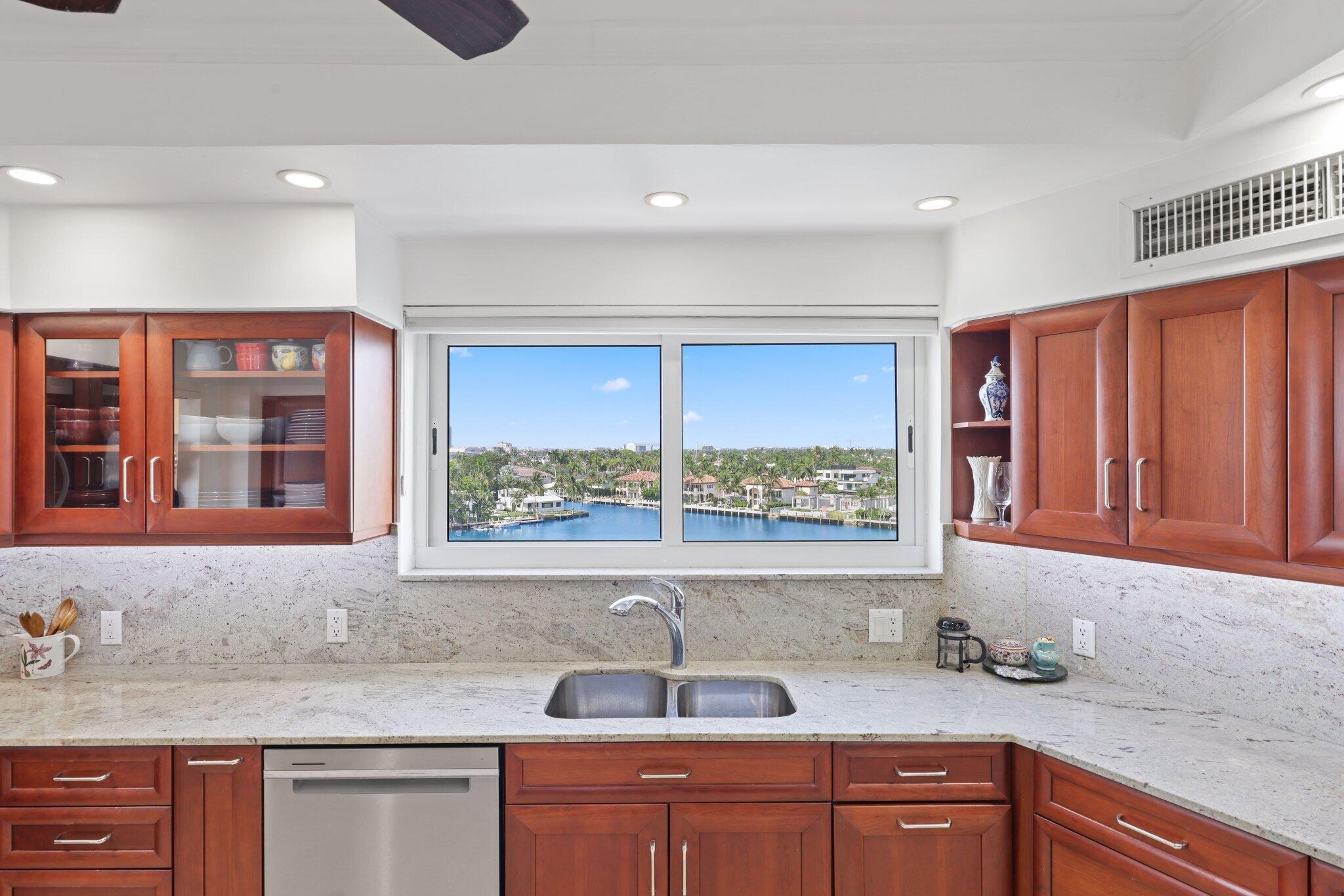 FOUR SEASONS CONDO - Residential
