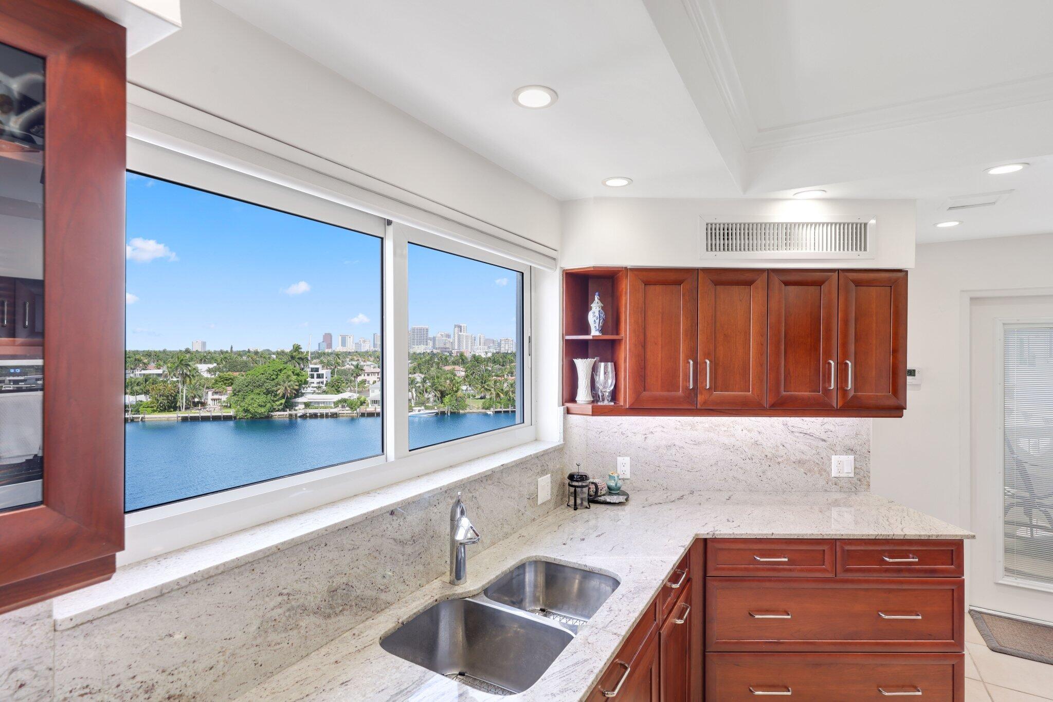FOUR SEASONS CONDO - Residential