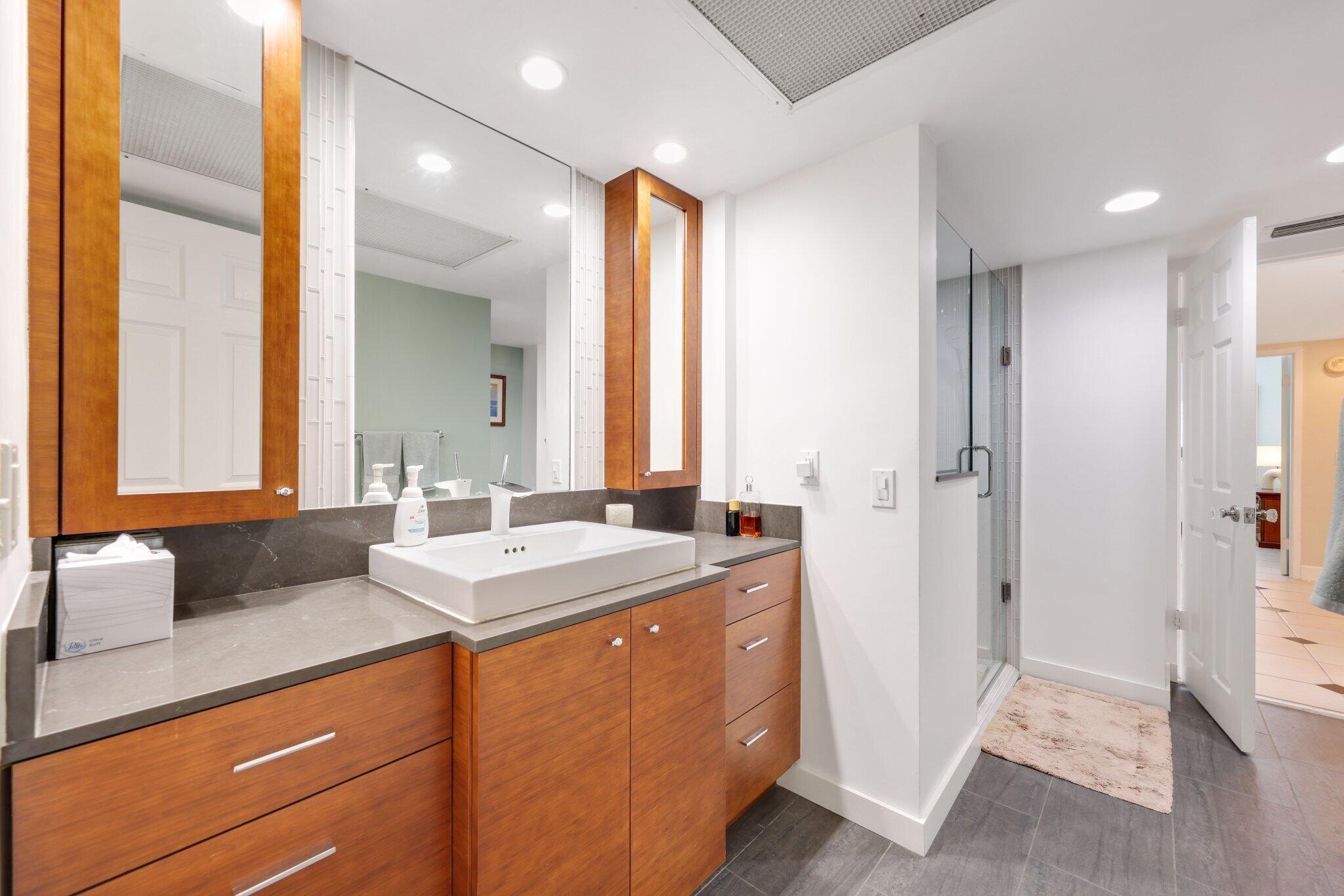 FOUR SEASONS CONDO - Residential