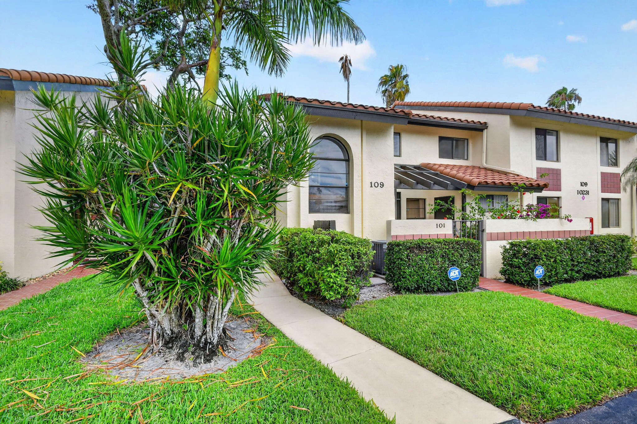 PALM CHASE LAKES CONDO - Residential