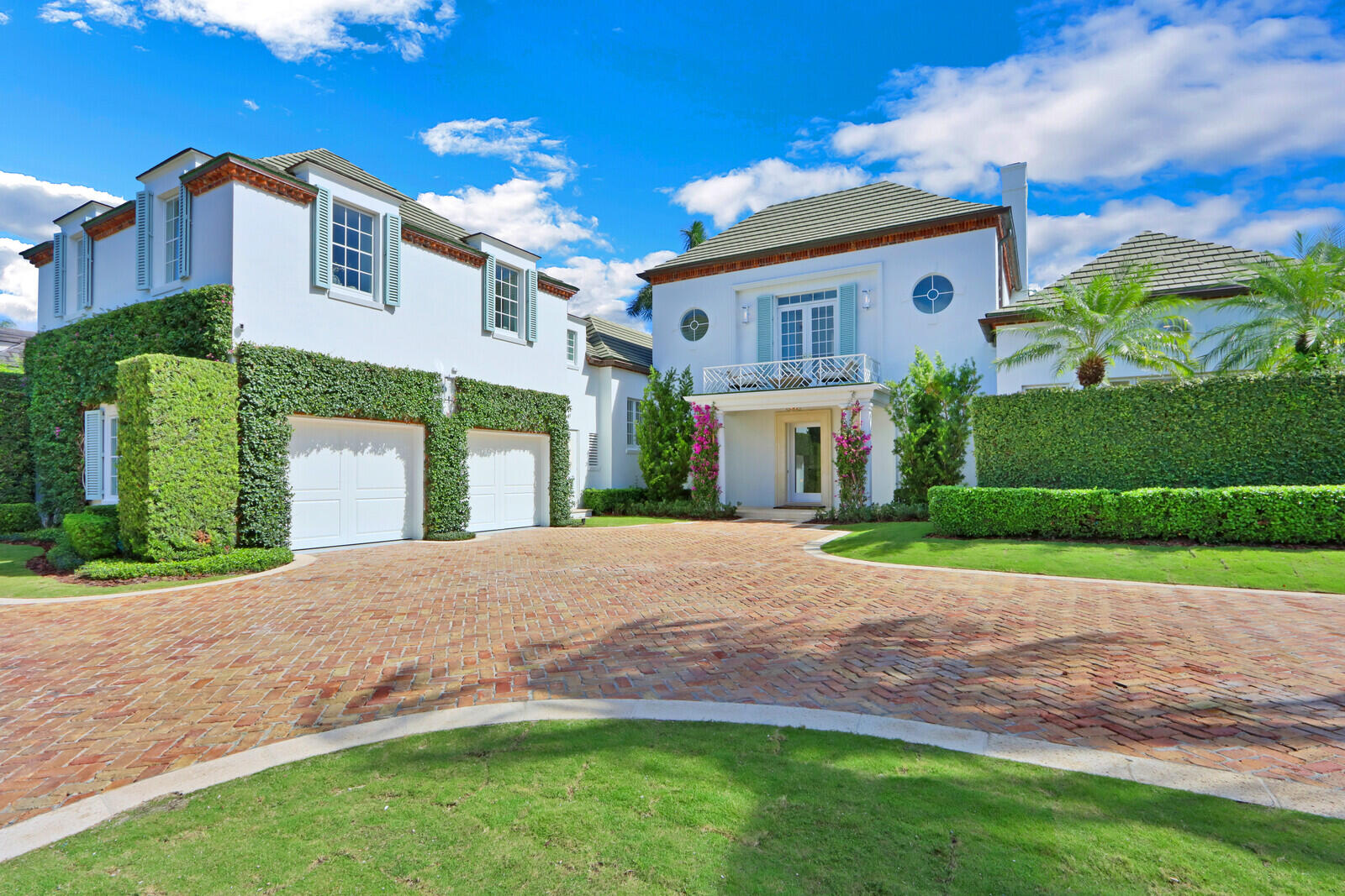 Prime waterfront island home now completed and ready for immediate enjoyment.  A wonderful re-imagined family home with large first floor master suite. Five bedrooms with private, tranquil views of water from most rooms.