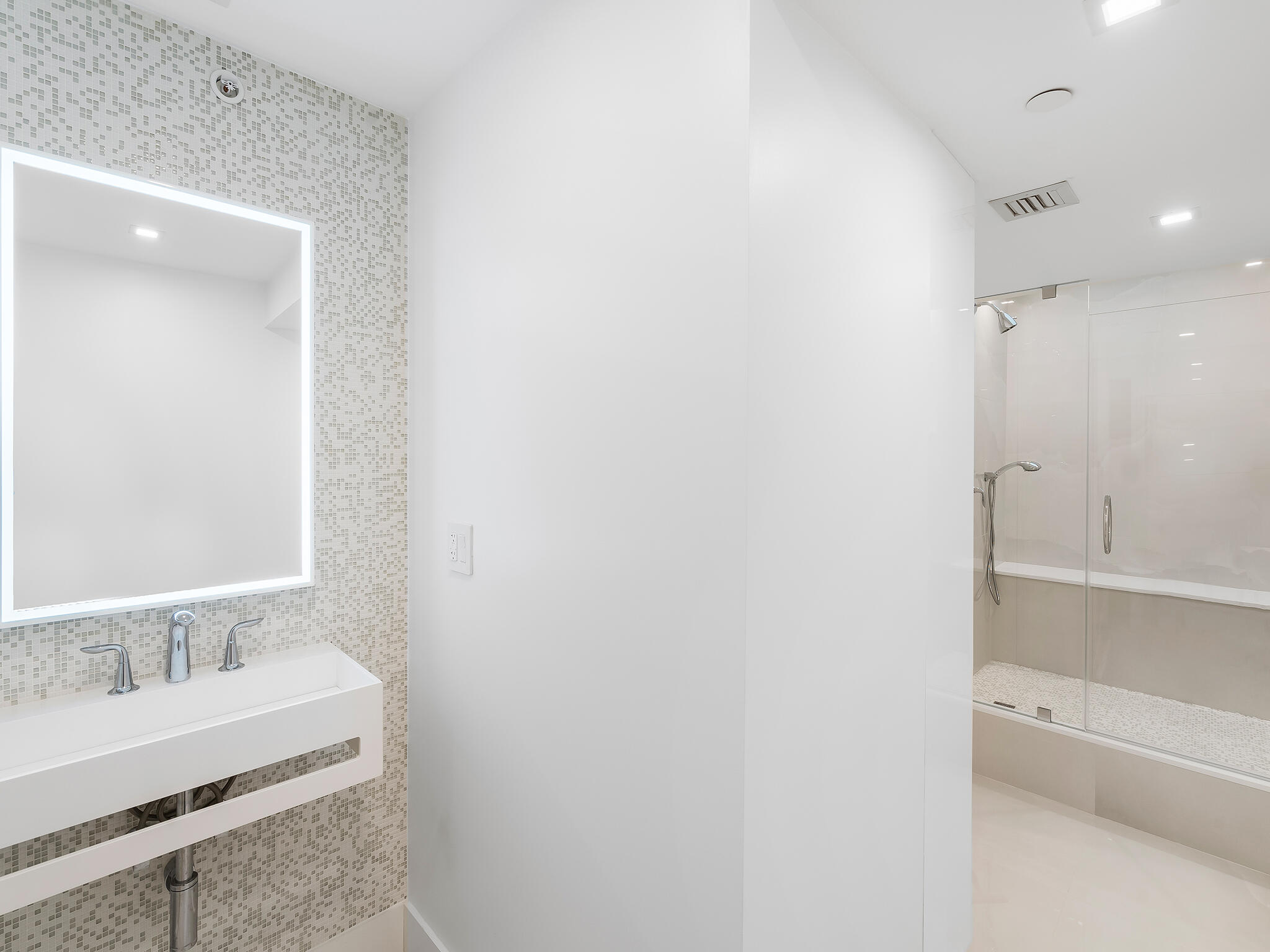 CLARENDON CONDO - Residential