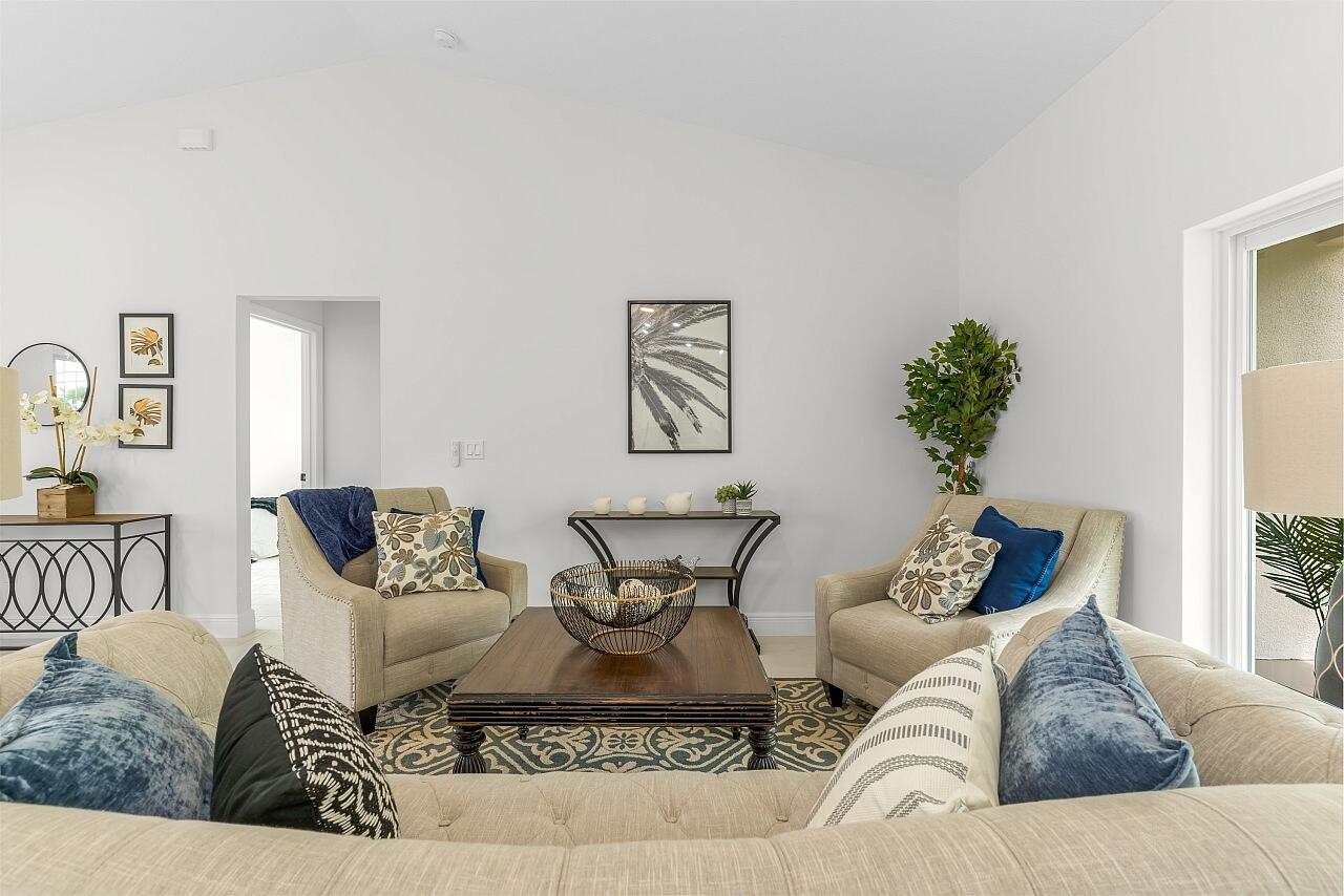 VERO LAKE ESTATES UNIT P - Residential