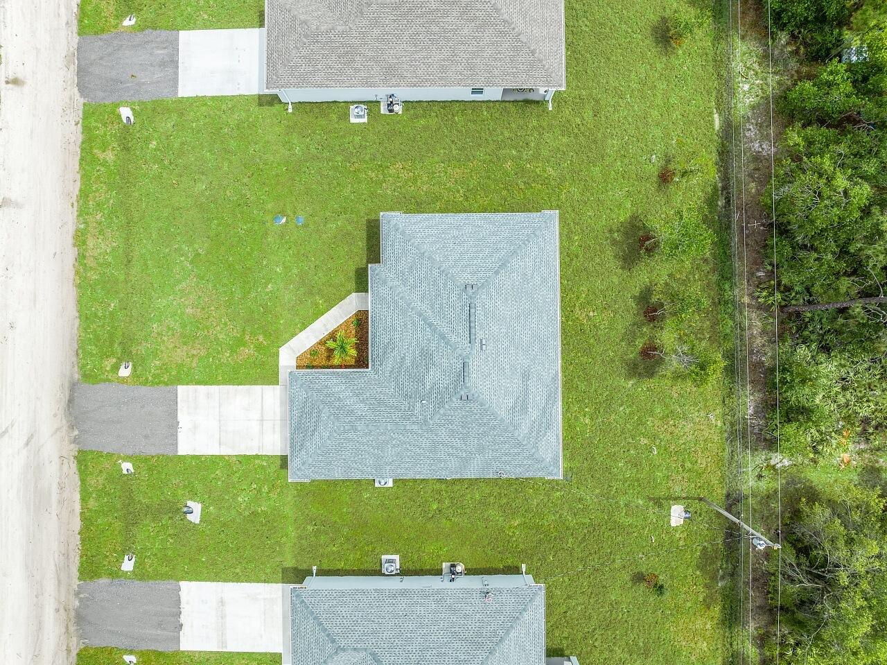 VERO LAKE ESTATES UNIT P - Residential