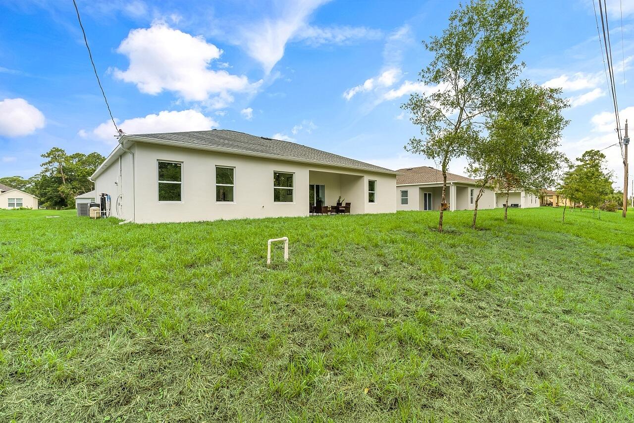 VERO LAKE ESTATES UNIT P - Residential