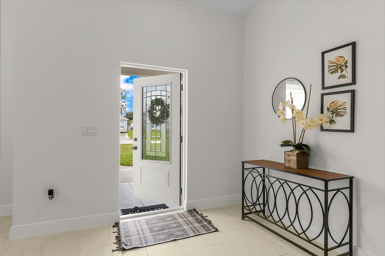 VERO LAKE ESTATES UNIT P - Residential