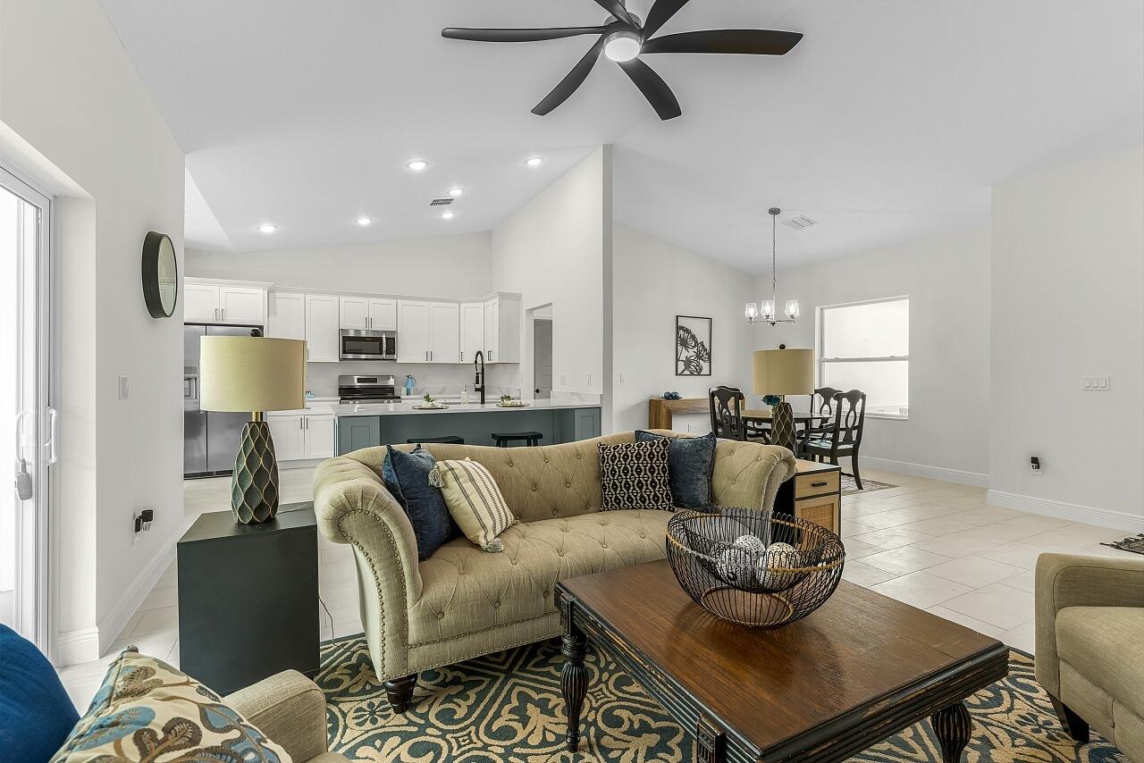 VERO LAKE ESTATES UNIT P - Residential