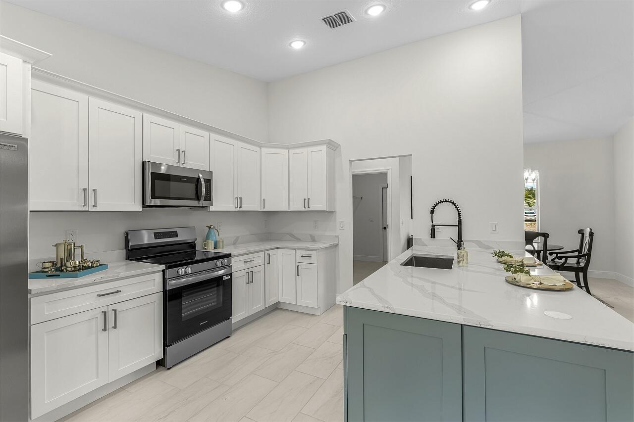 VERO LAKE ESTATES UNIT P - Residential