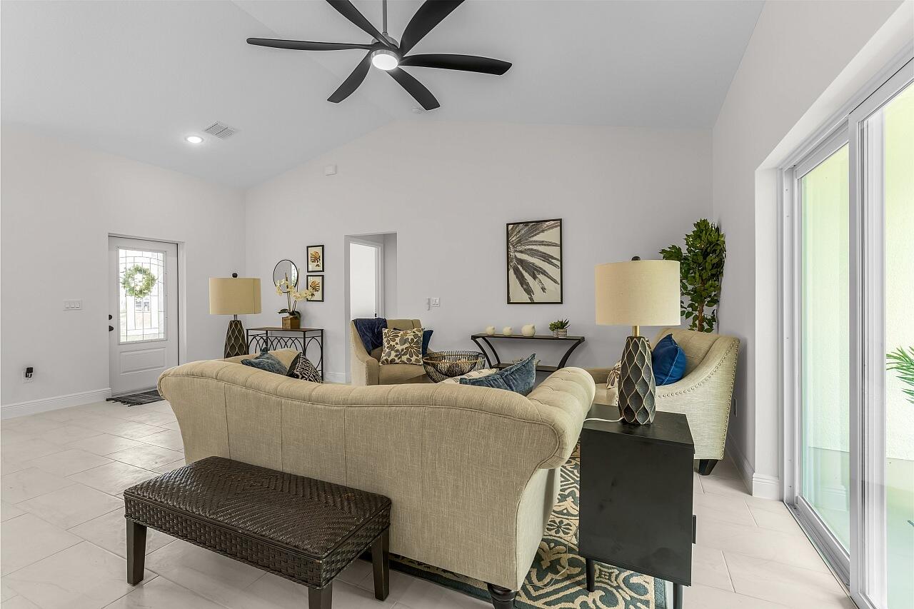 VERO LAKE ESTATES UNIT P - Residential