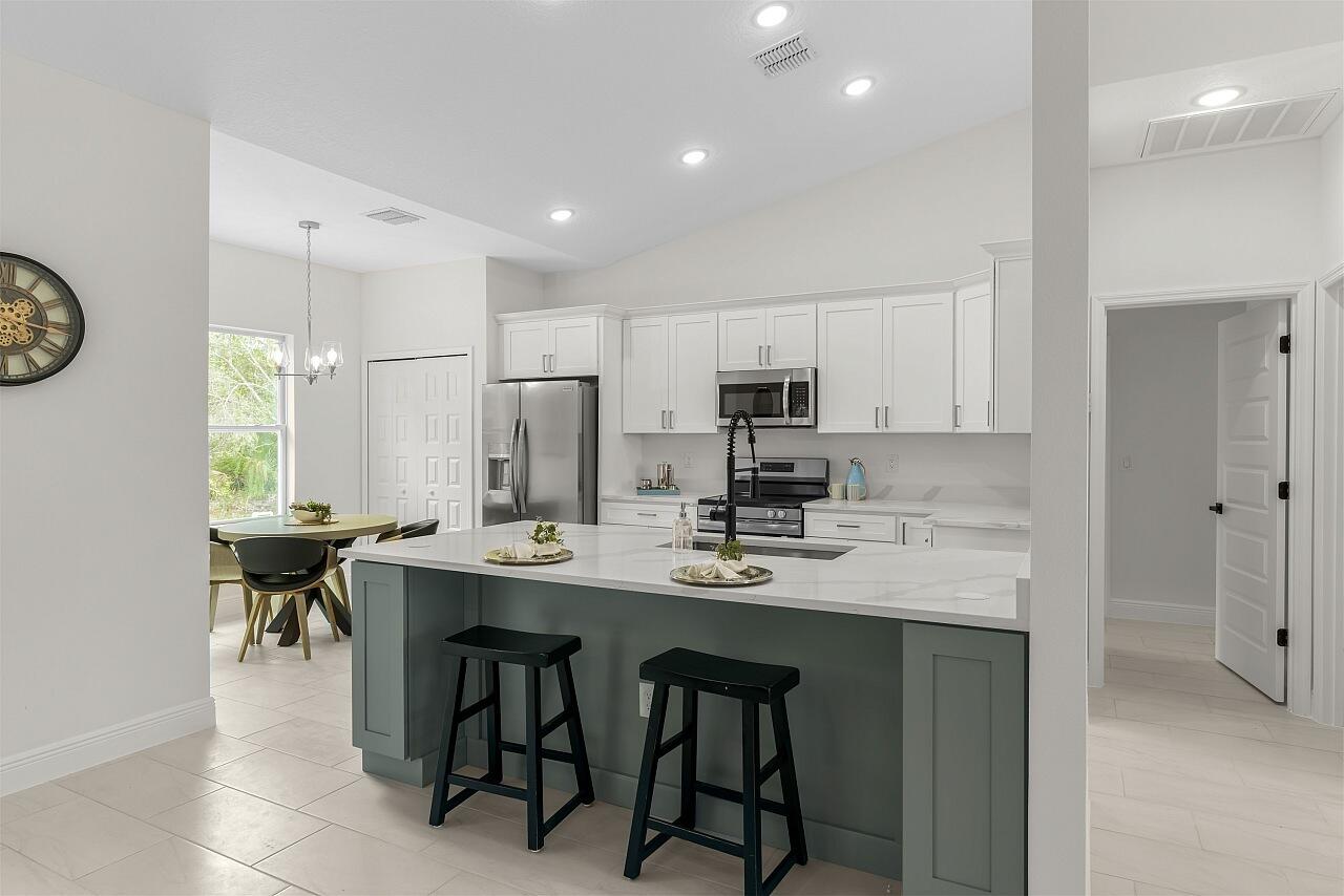 VERO LAKE ESTATES UNIT P - Residential
