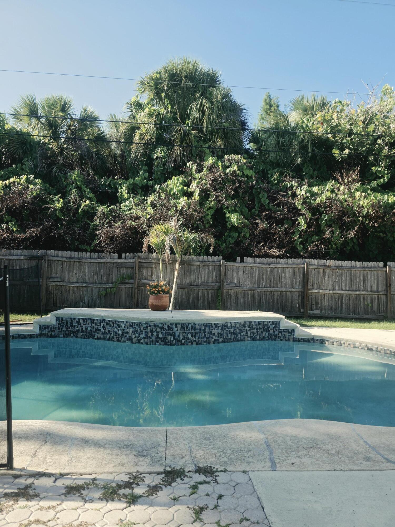 PALM CITY GARDENS - Residential