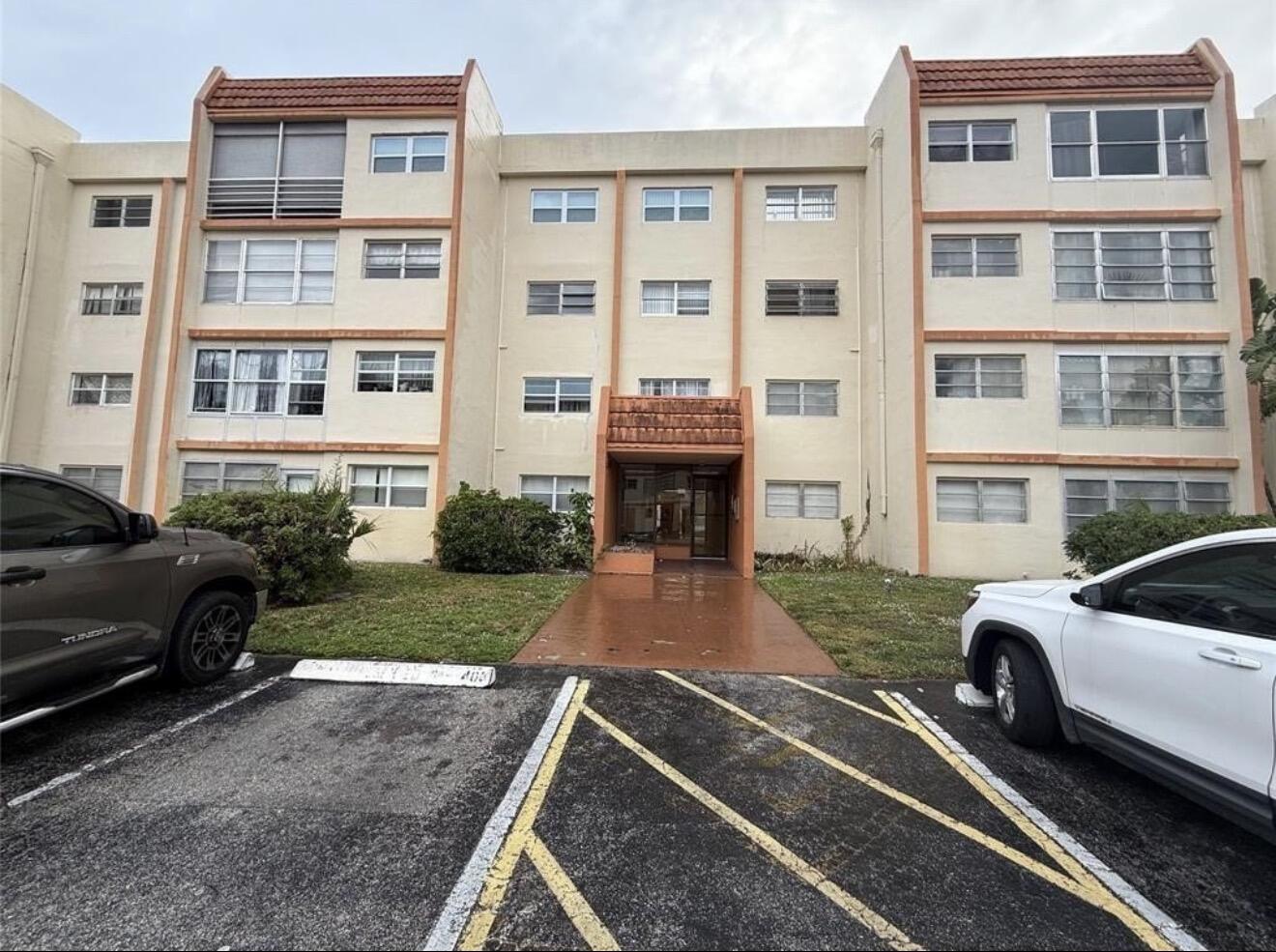 CYPRESS TREE CONDO BLDG 7 - Residential