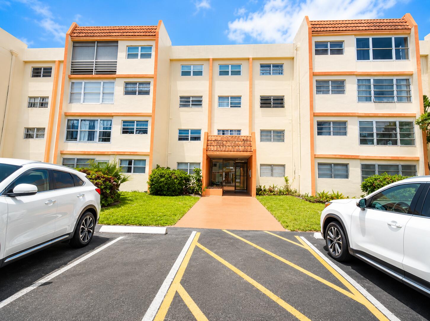 CYPRESS TREE CONDO BLDG 7 - Residential