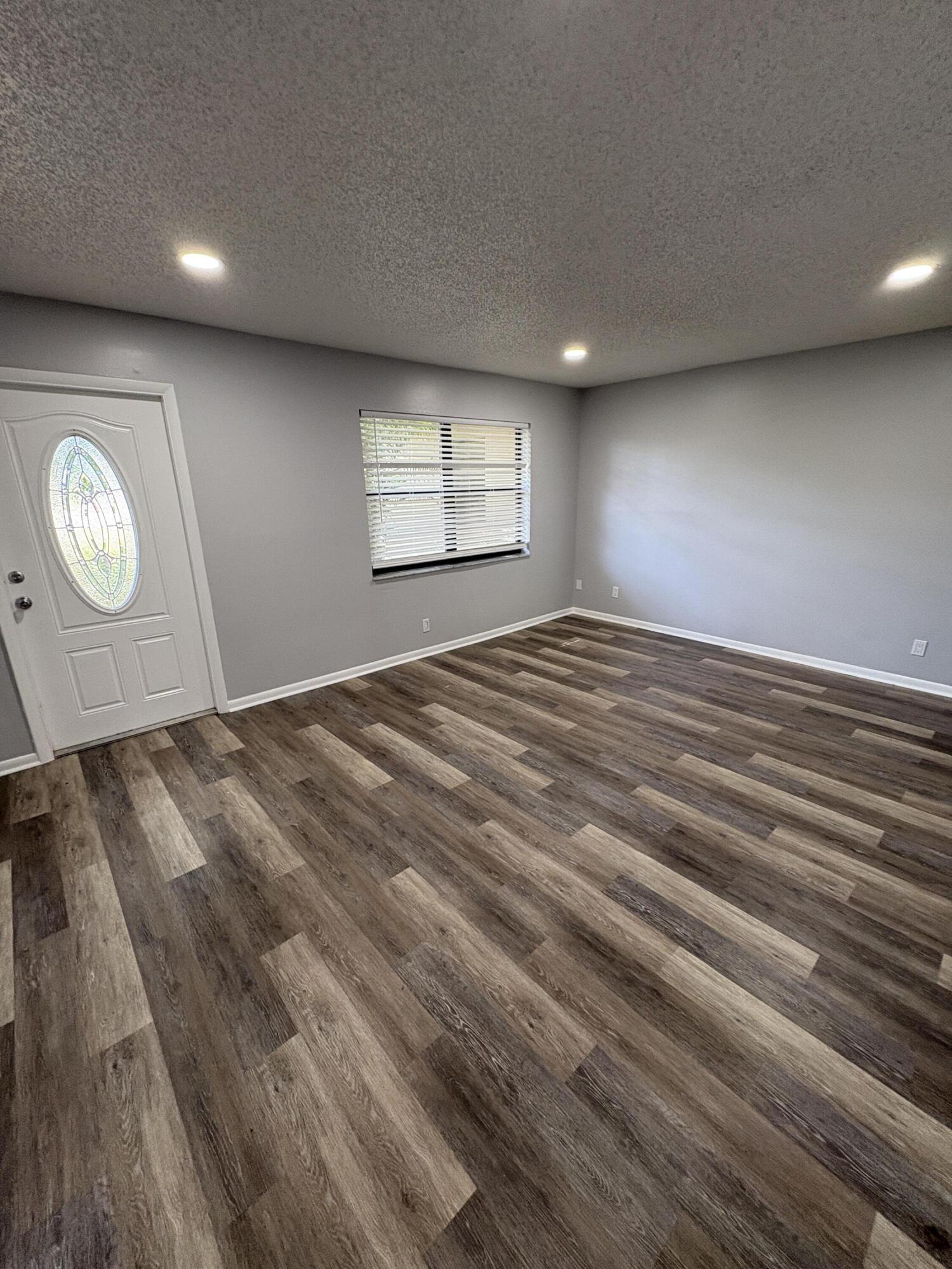SUMMIT VILLAS CONDO - Residential Lease